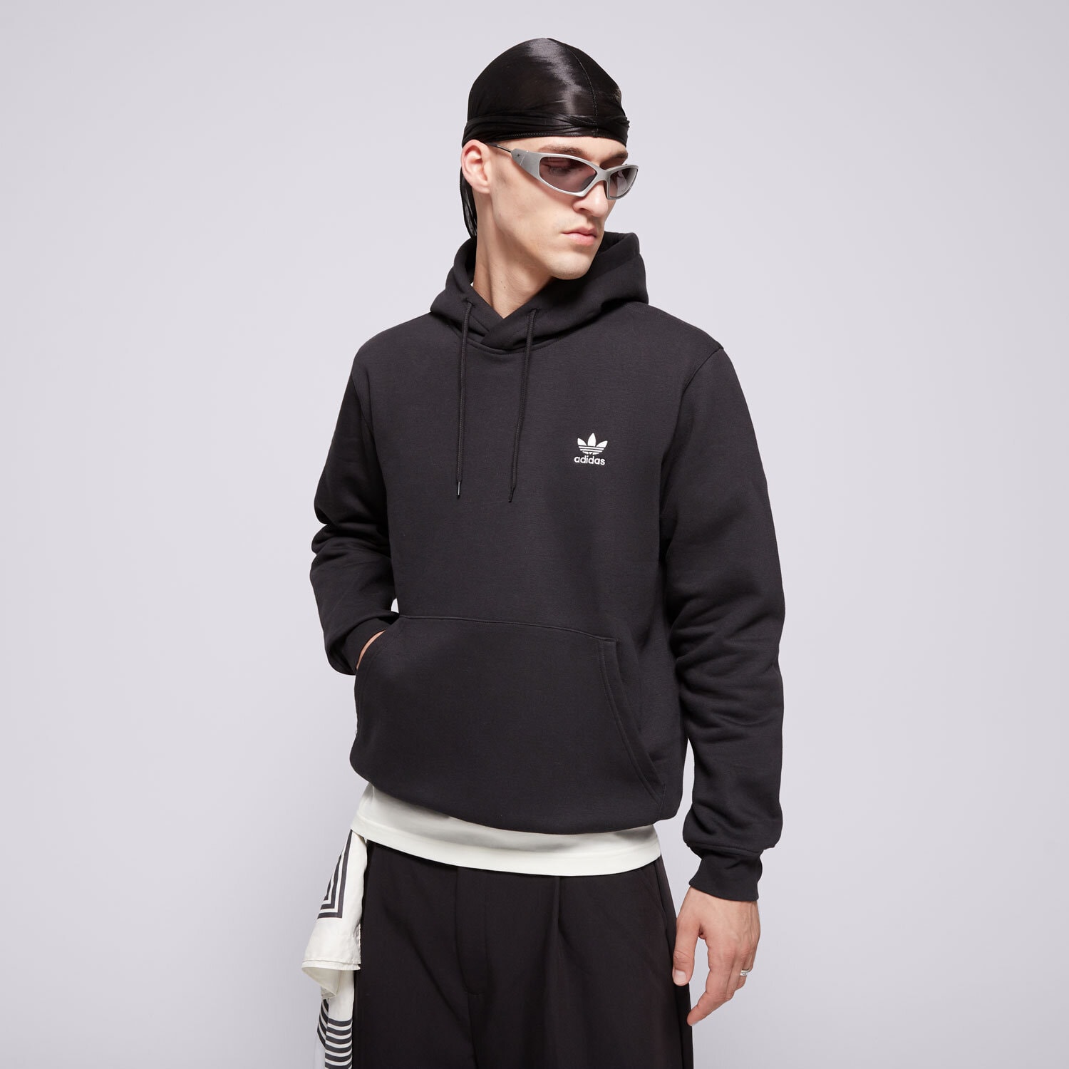 pánská mikina ADIDAS MIKINA S KAPUCÍ ESS HD IY4930 ČERNÁ