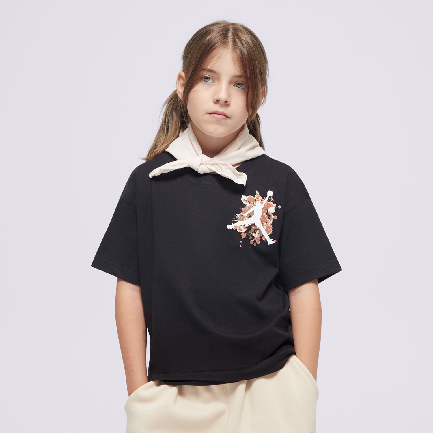 dětské tričko JORDAN TRIČKO JDG FLORAL JUMPMAN SS TEE GIRL 45D450-023 ČERNÁ