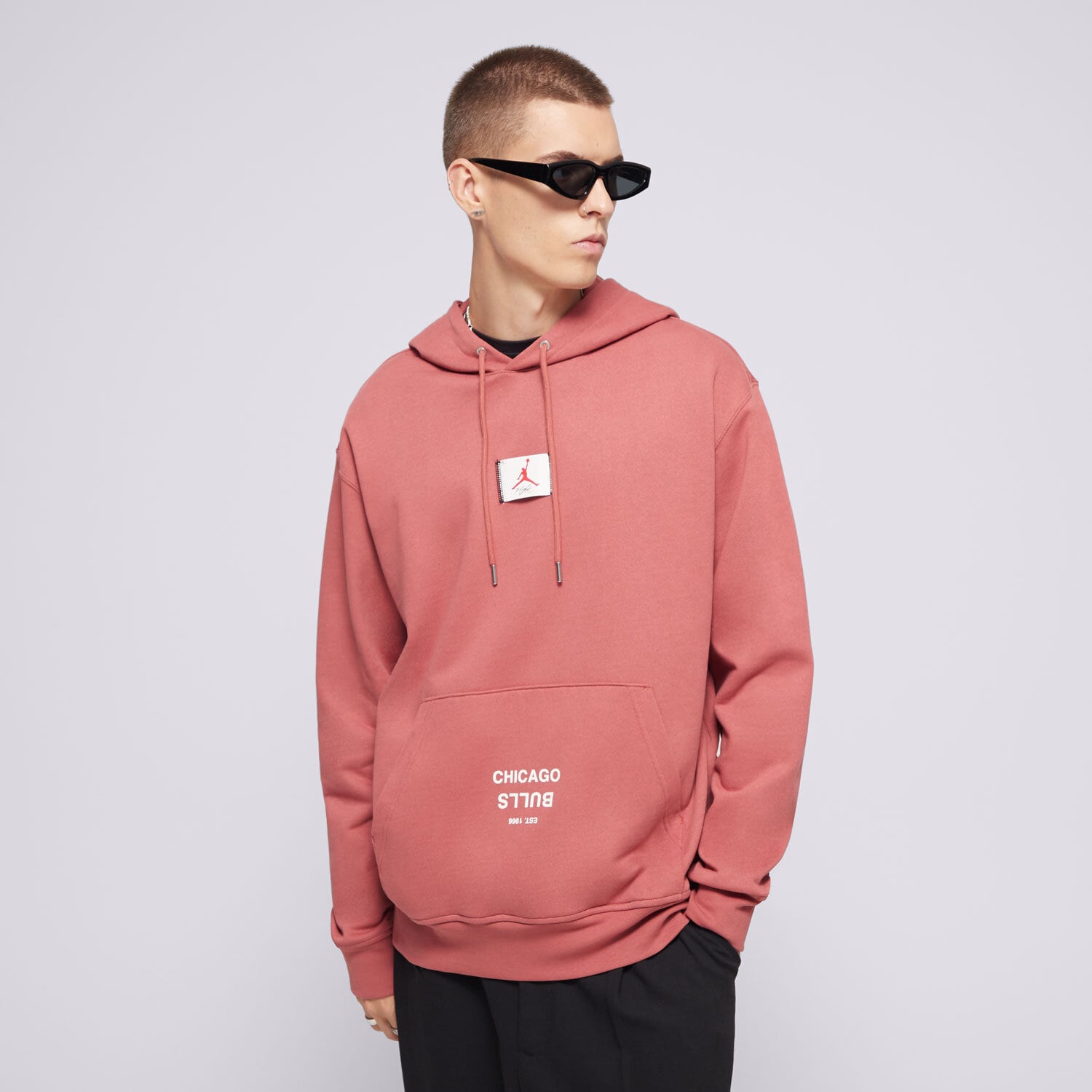 pánská mikina NIKE MIKINA S KAPUCÍ CHI MNK FLC PO CTS ST NBA FV8244-691 ČERVENÁ