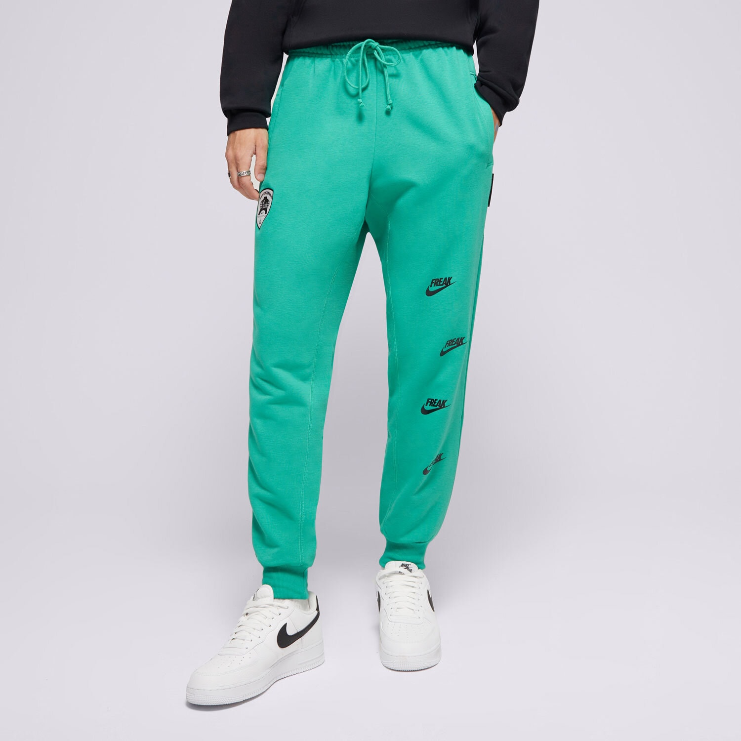 pánské kalhoty NIKE KALHOTY  GA M NK DF STD ISS JGGR NBA FZ0930-324 ČERNÁ