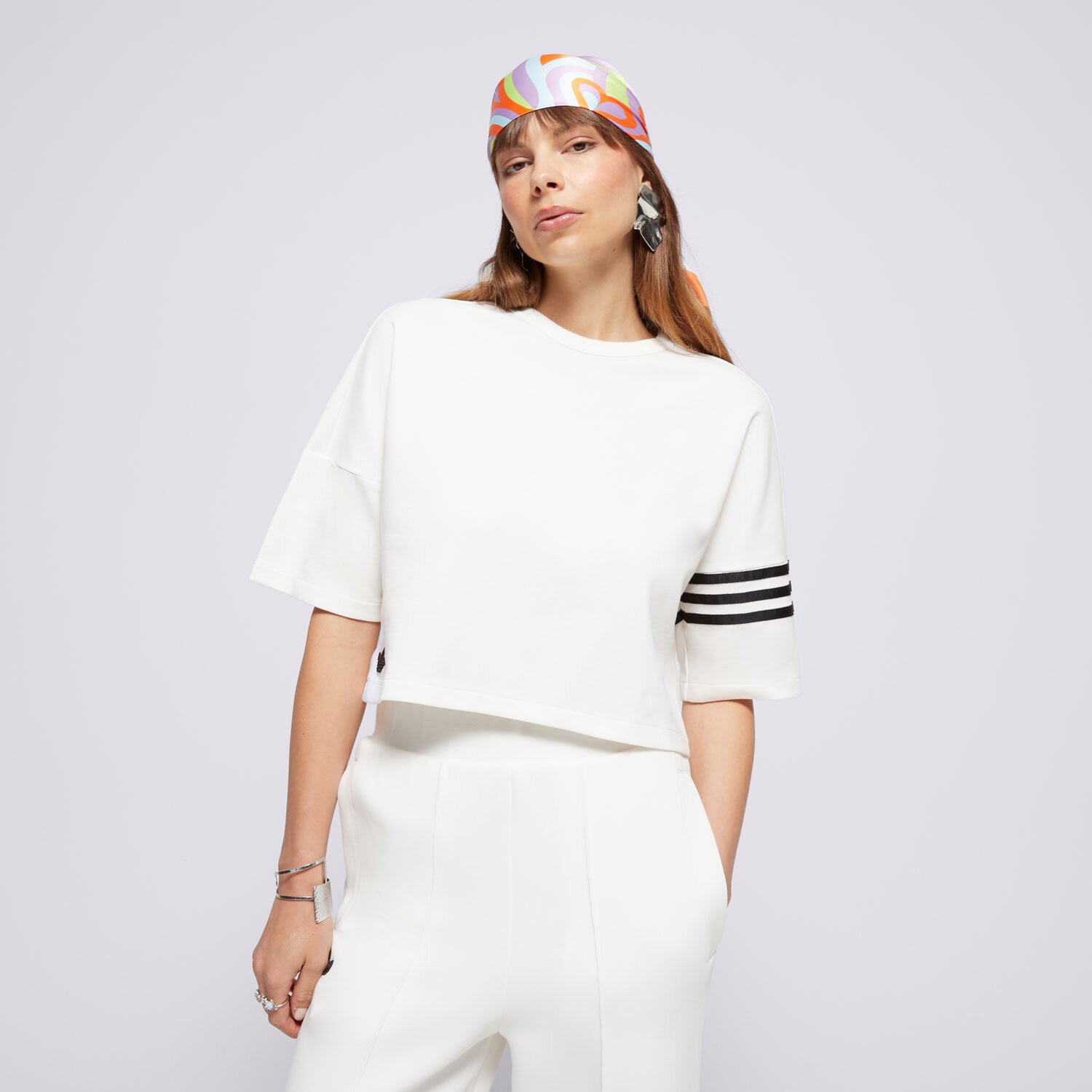 dámské tričko ADIDAS TRIČKO NEUCL TEE IX9876 BÍLÁ
