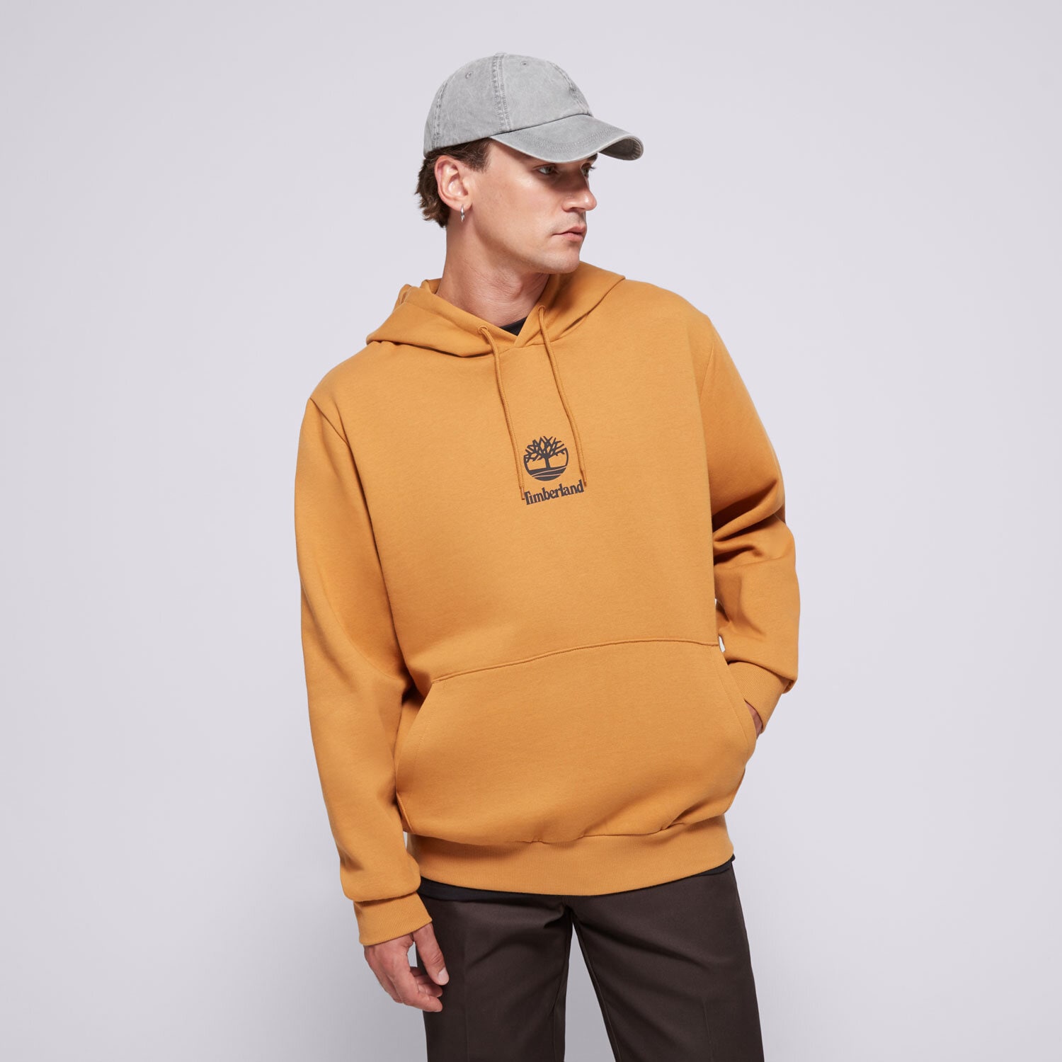 pánská mikina TIMBERLAND MIKINA S KAPUCÍ NEW SMALL LOGO PRINT TB0A6WZAP471 HNĚDÁ