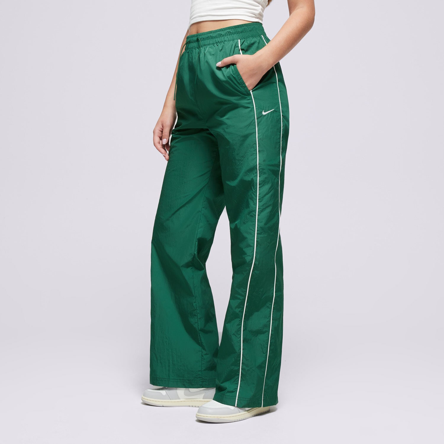 dámské kalhoty NIKE KALHOTY  W NSW NK WR WVN HR OH PANT FV7655-300 ZELENÁ