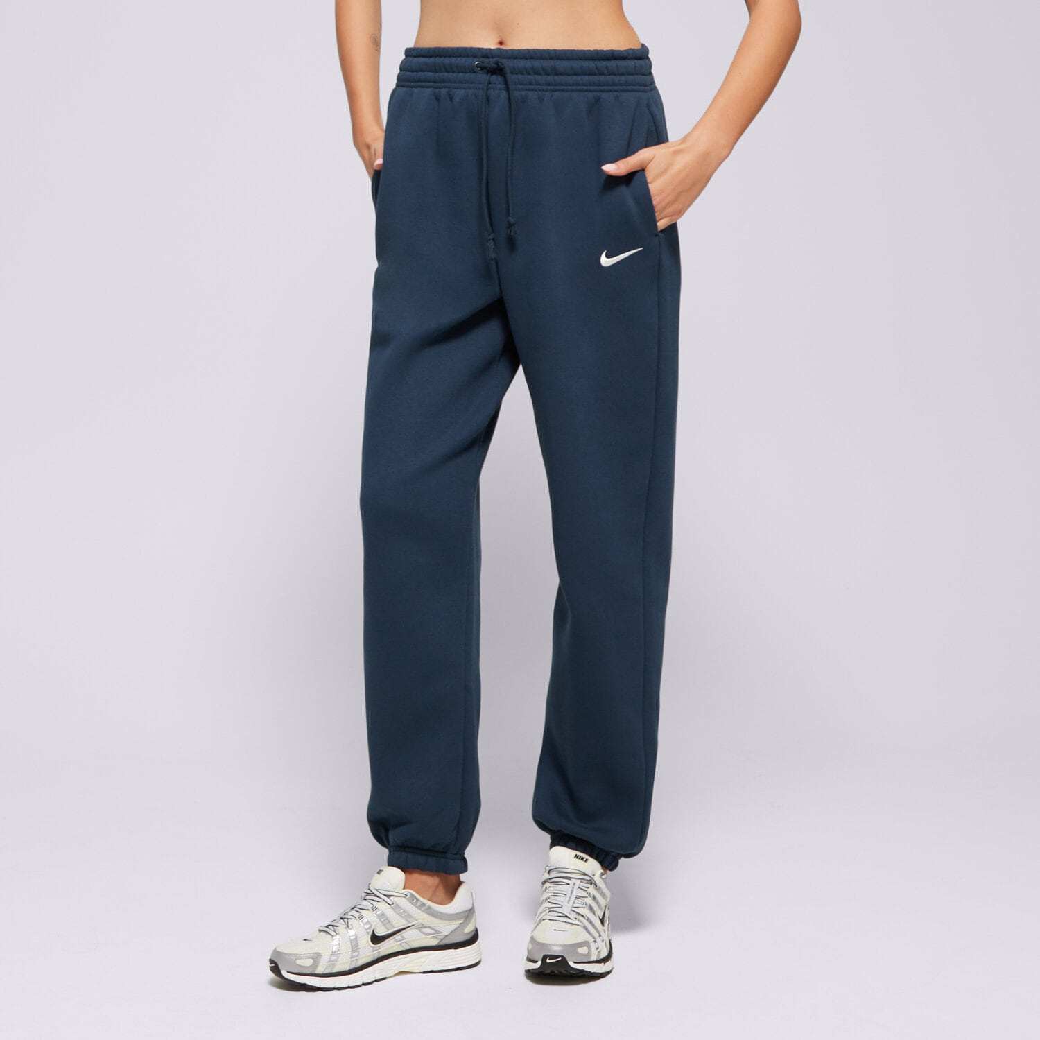 dámské kalhoty NIKE KALHOTY  W NSW PHNX FLC HR OS PANT 2 FZ5996-478 TMAVOMODRÁ