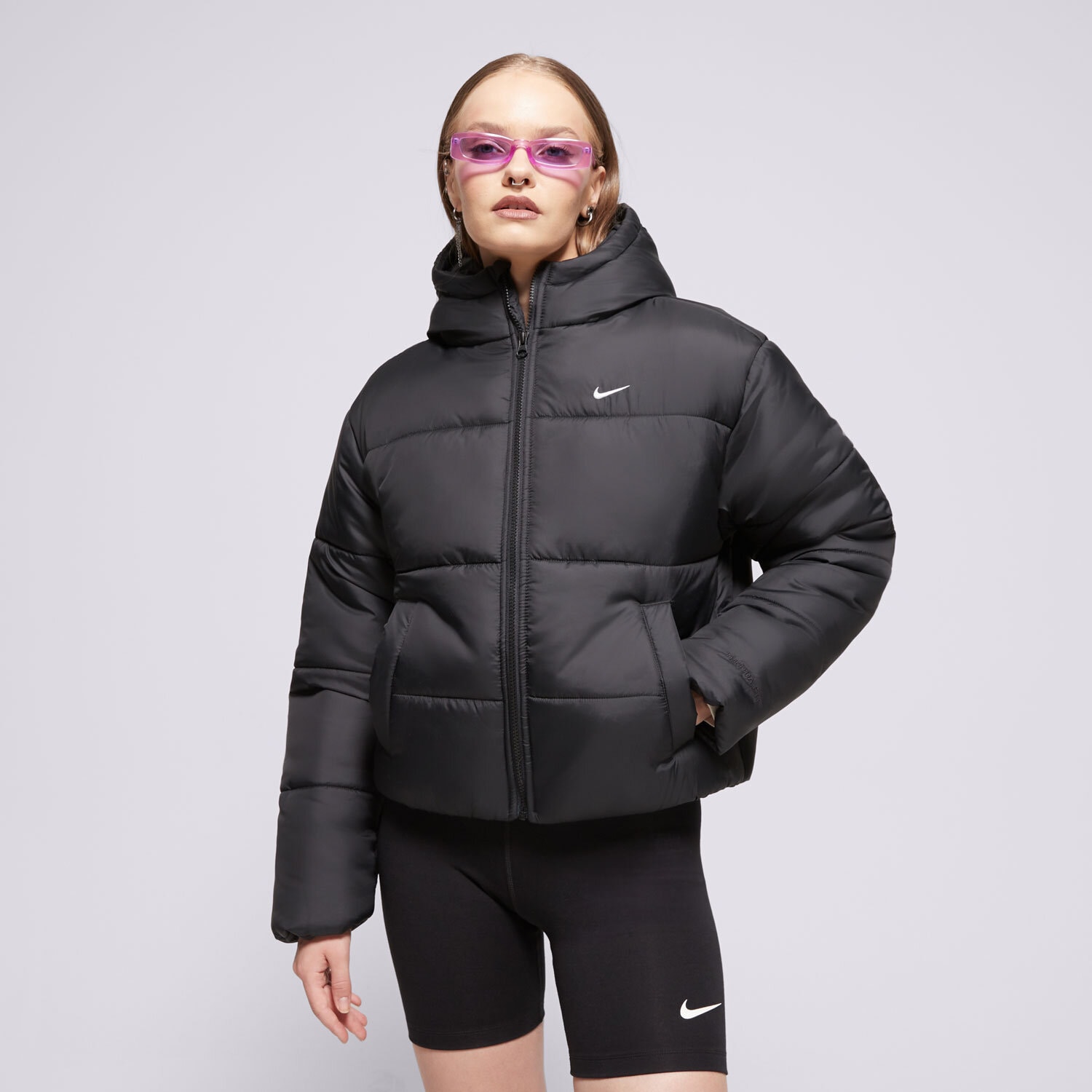 dámská zimní bunda NIKE BUNDA ZIMNÍ W NSW TF SYNFL NK CLSC PFR FZ5899-010 ČERNÁ