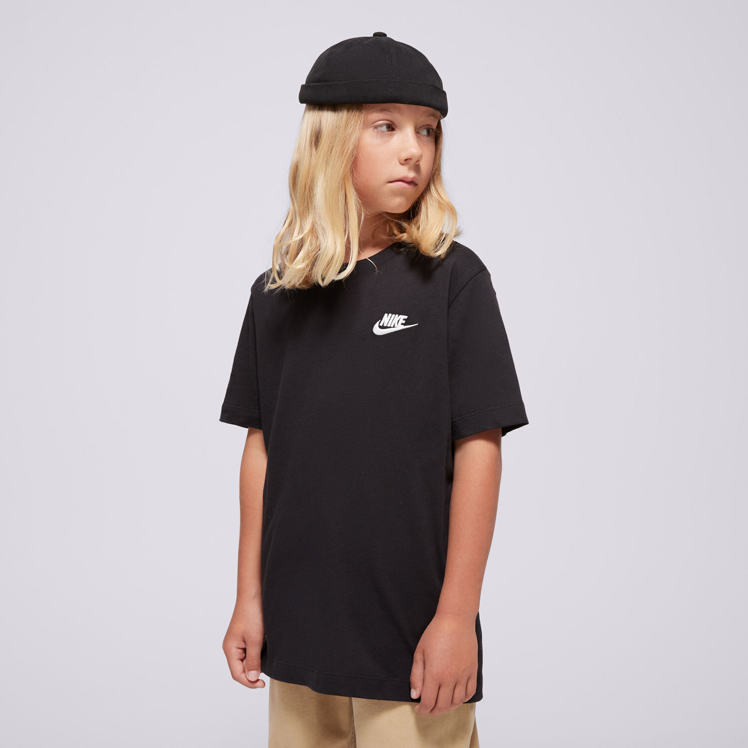 dětské tričko NIKE TRIČKO K NSW TEE EMB FUTURA LBR FZ5177-010 ČERNÁ