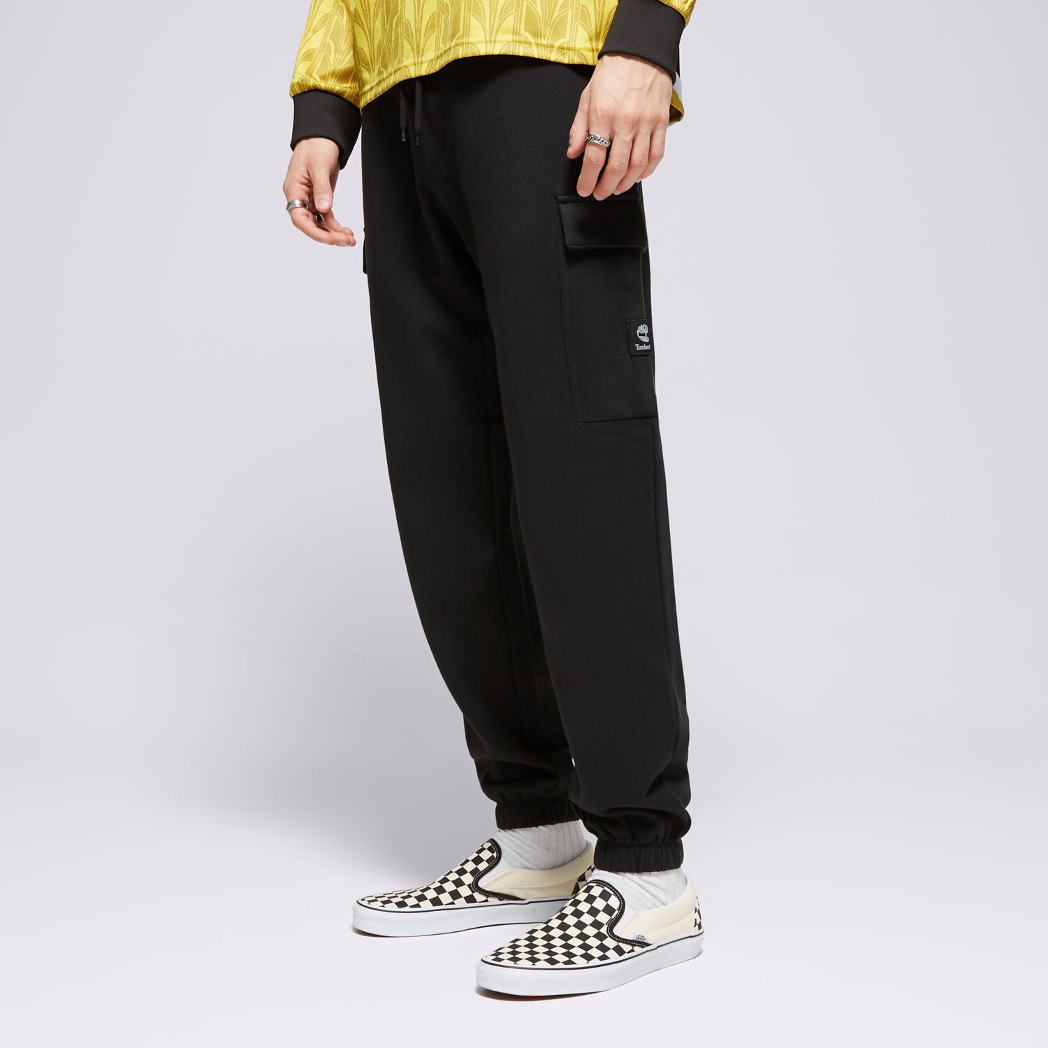 pánské kalhoty TIMBERLAND KALHOTY  WOVEN BADGE CARGO SWEATPANT TB0A6WQJ0011 ČERNÁ