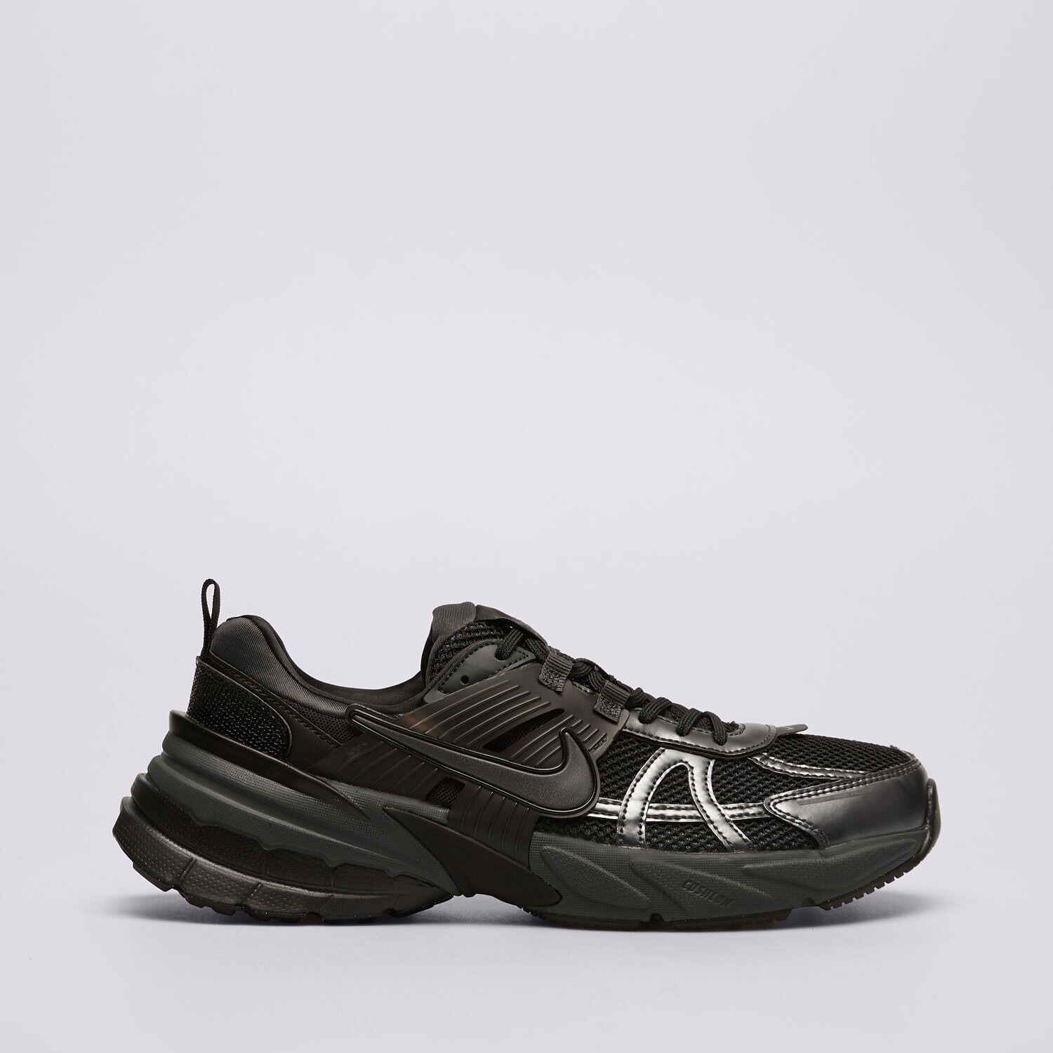 pánské tenisky NIKE V2K RUN  HJ4497-001 ČERNÁ
