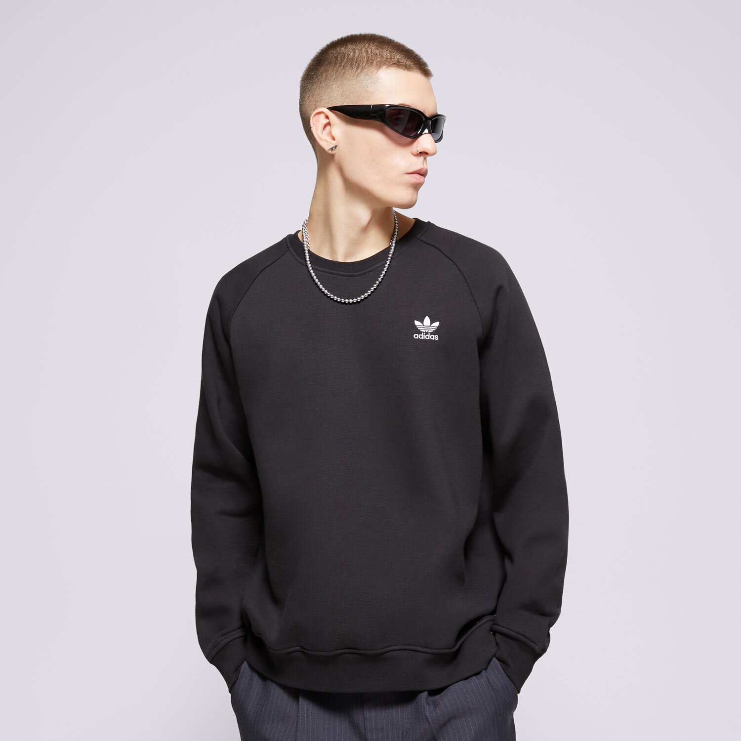 pánská mikina ADIDAS MIKINA ESS CREW IY4932 ČERNÁ