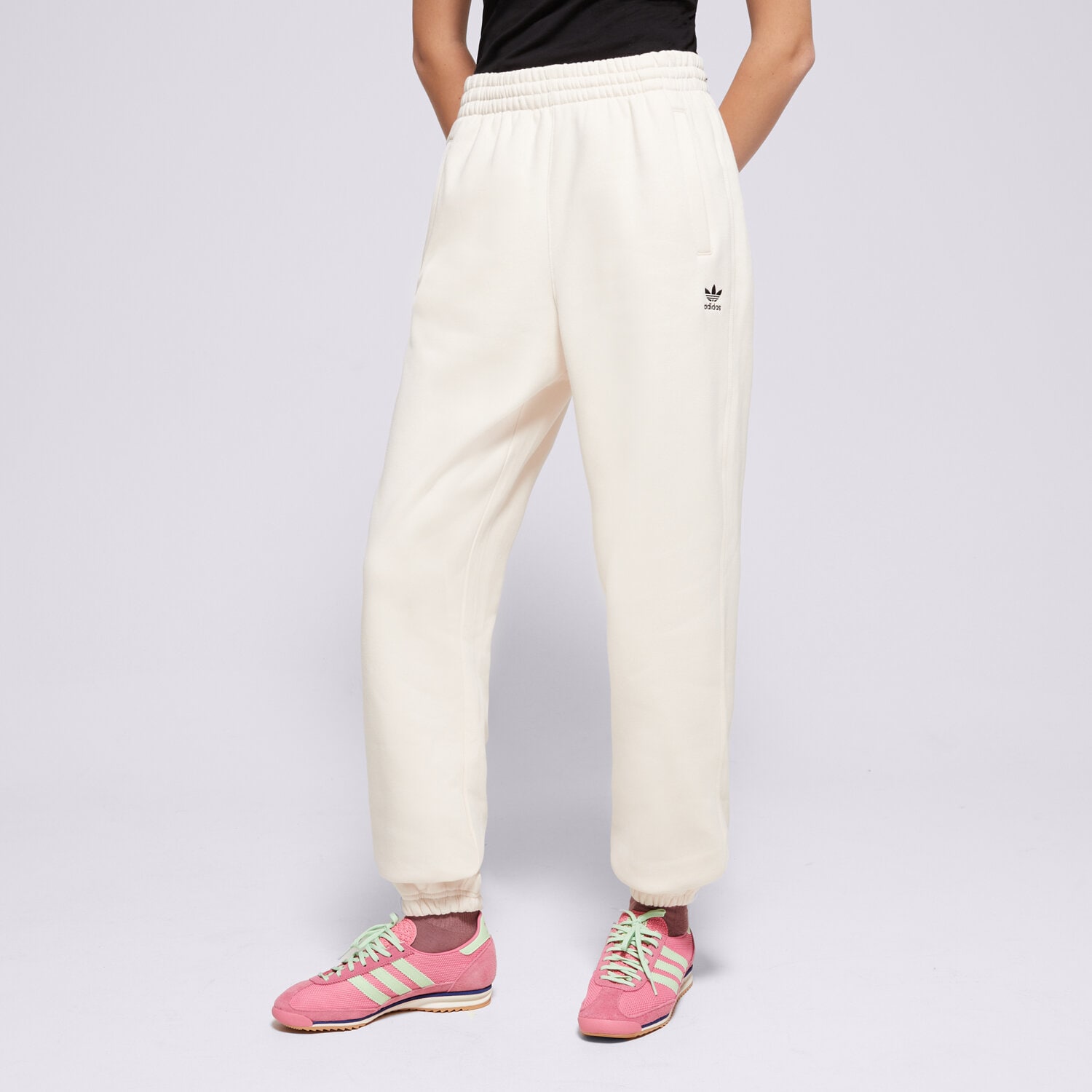 dámské kalhoty ADIDAS KALHOTY  ESS JOGGERS IY9635 BÍLÁ