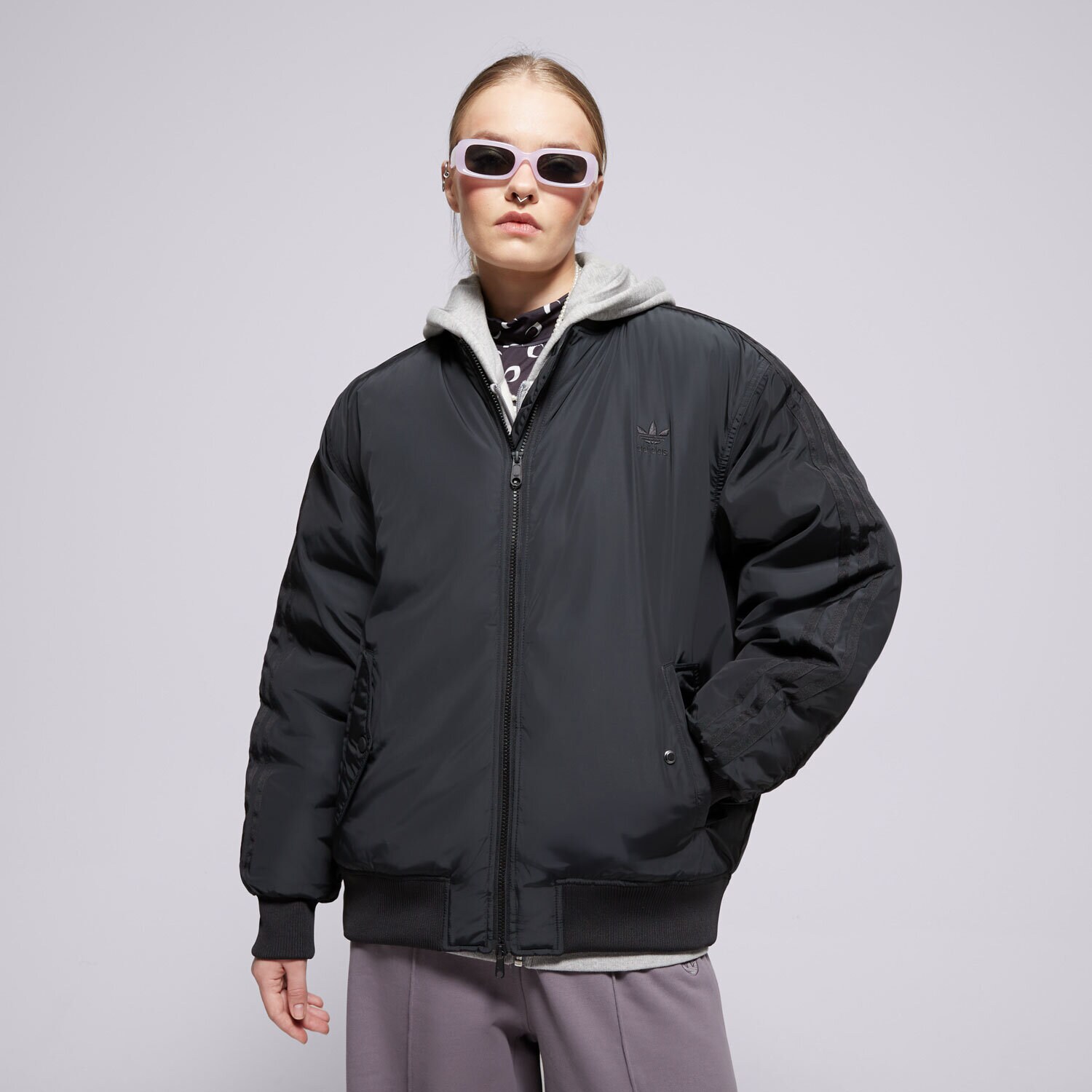 dámská zimní bunda ADIDAS BUNDA ZIMNÍ SST BOMBER JKT IW8422 ČERNÁ