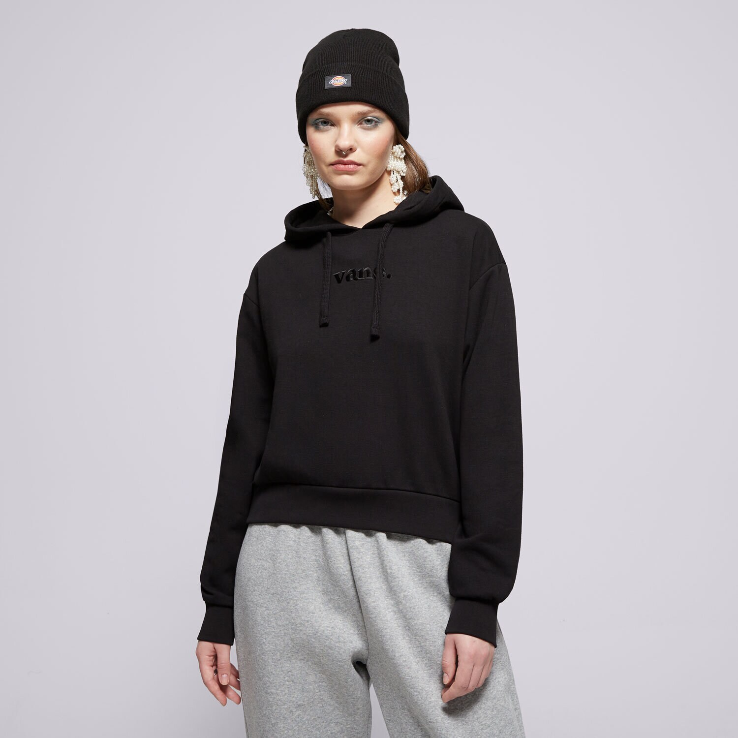 dámská mikina VANS MIKINA S KAPUCÍ W ESSENTIAL FT RLX PO VN000JF6BLK ČERNÁ