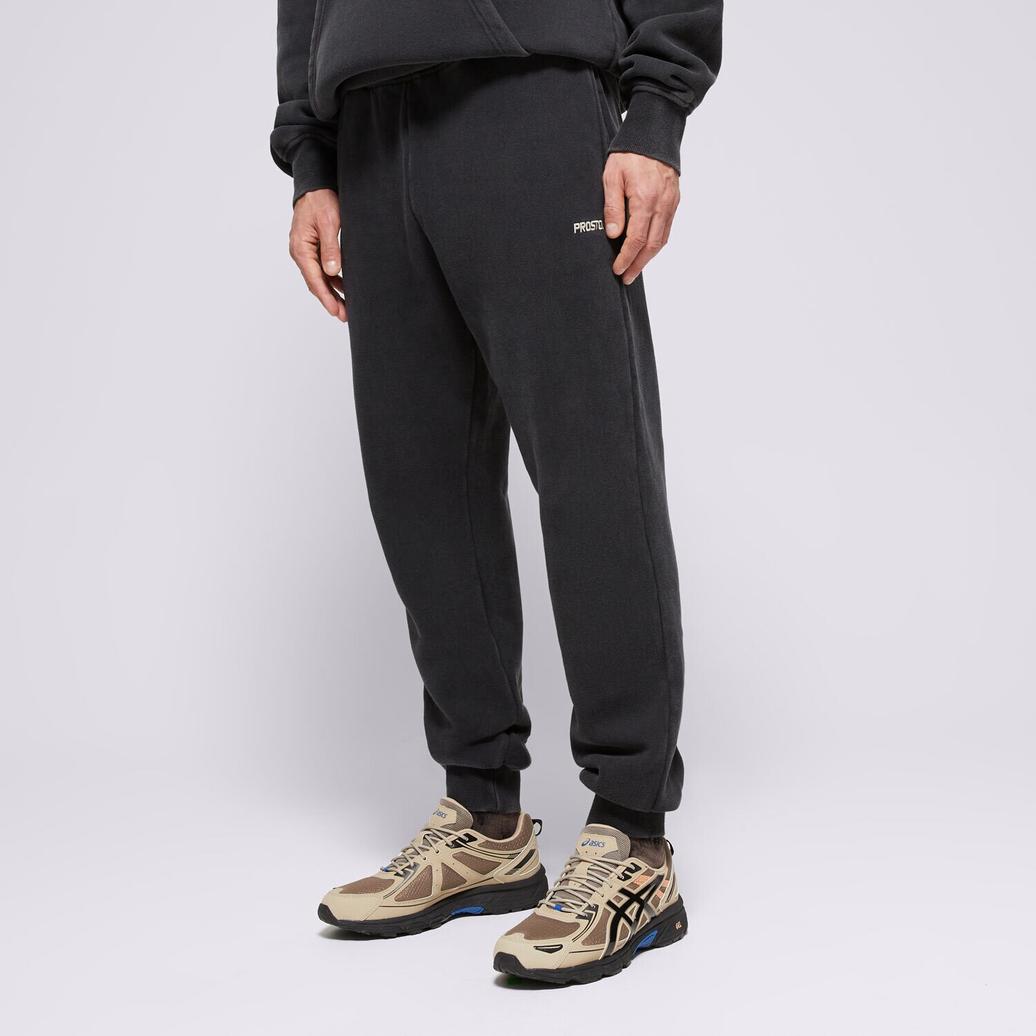 pánské kalhoty PROSTO KALHOTY  SWEATPANTS DARN WASHED BLACK KL242MPAN4031 ŠEDÁ