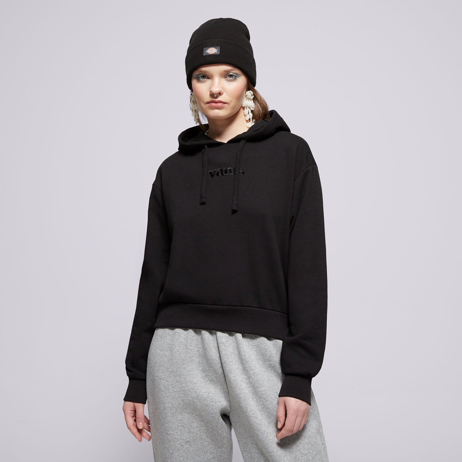 dámská mikina VANS MIKINA S KAPUCÍ W ESSENTIAL FT RLX PO VN000JF6BLK ČERNÁ