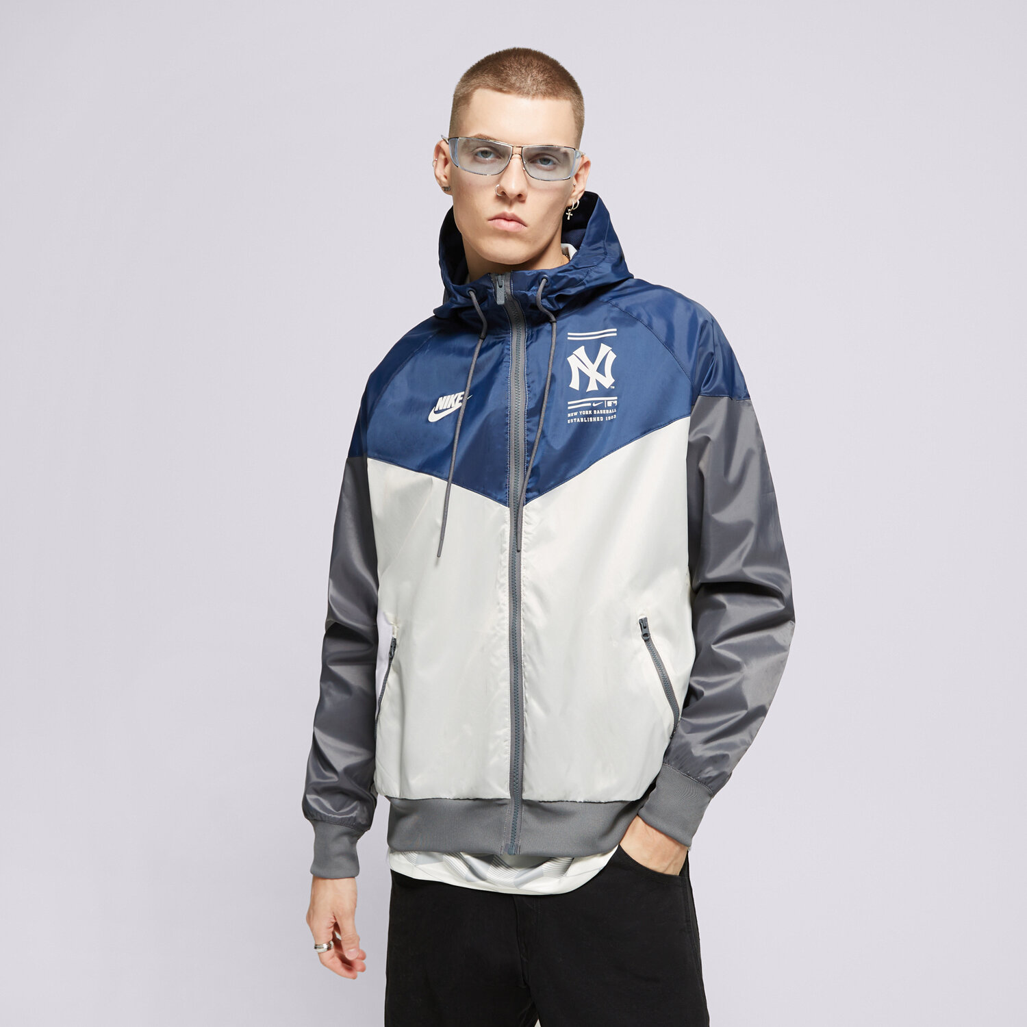 Přechodná bunda pánská (podzimní, jarní) NIKE BUNDA WINDRUNNER NEW YORK YANKEES MLB 01BZ-09IU-N27-WWC TMAVOMODRÁ