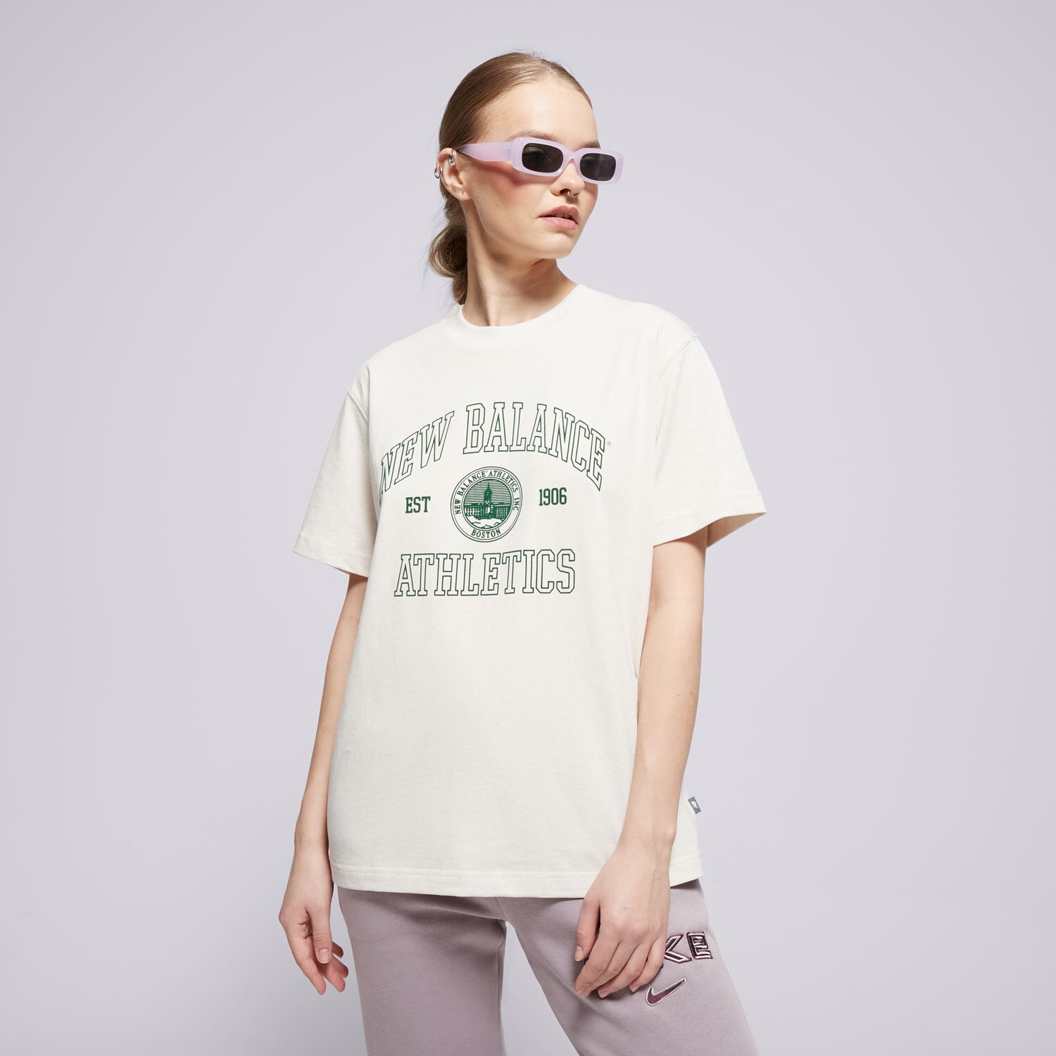 dámské tričko NEW BALANCE TRIČKO ATHLETICS OVERSIZED CREST TRIČKO WT43548LIT BÉŽOVÁ