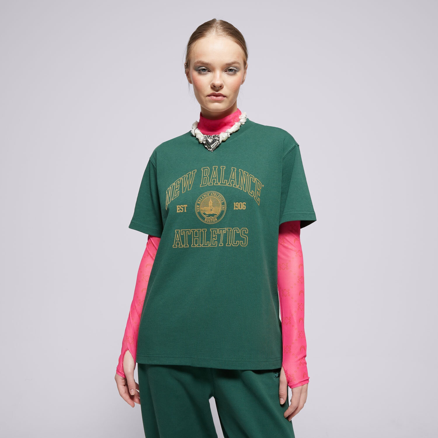 dámské tričko NEW BALANCE TRIČKO ATHLETICS OVERSIZED CREST TRIČKO WT43548NWG ZELENÁ
