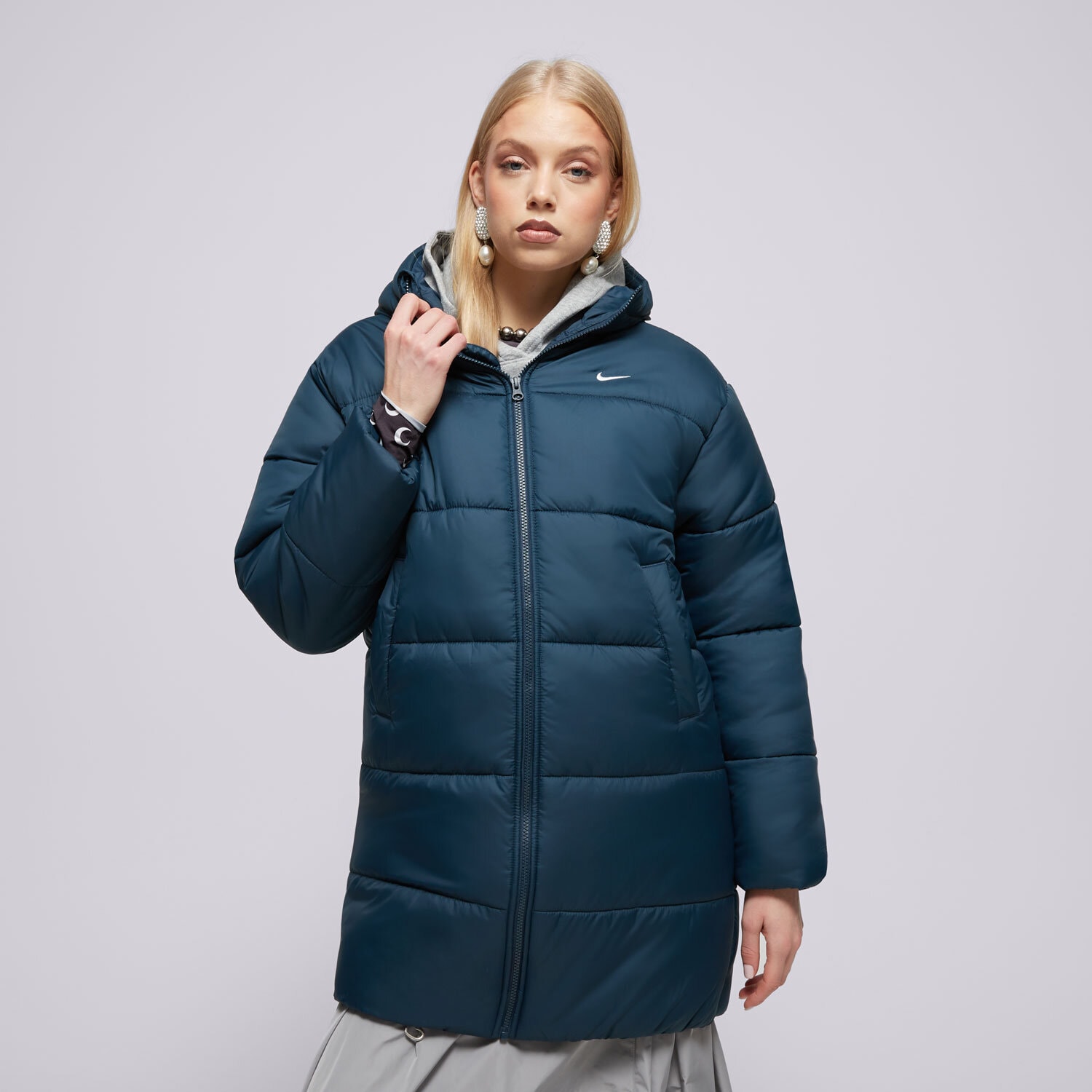 dámská zimní bunda NIKE KABÁT W NSW TF SNFL NK CLSC PRKA FZ5903-478 MODRÁ