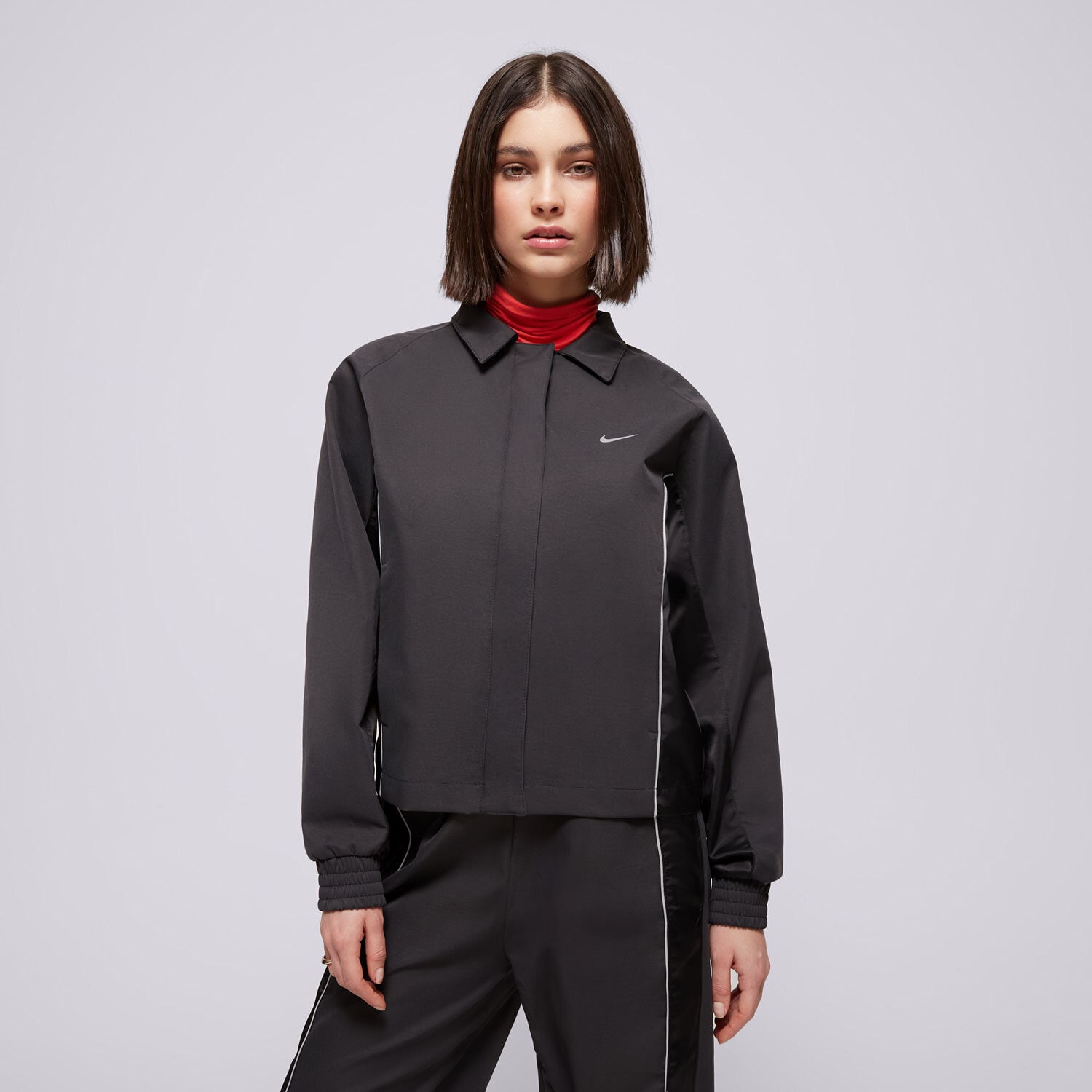 Přechodná bunda dámská (podzimní, jarní) NIKE BUNDA W NSW JKT WVN SW HQ3750-010 ČERNÁ