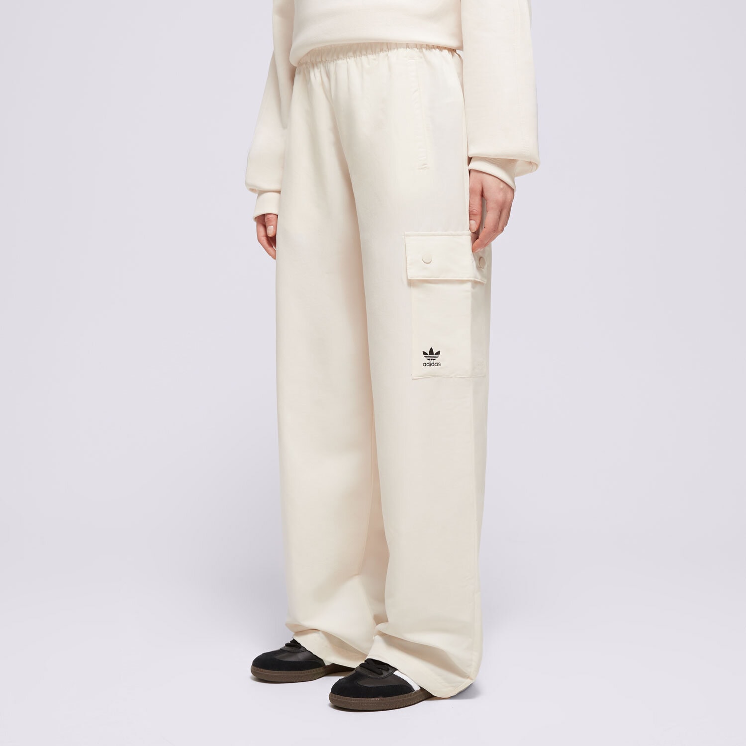 dámské kalhoty ADIDAS KALHOTY  ESSENTIALS WOVEN CARGO IX9970 BÉŽOVÁ