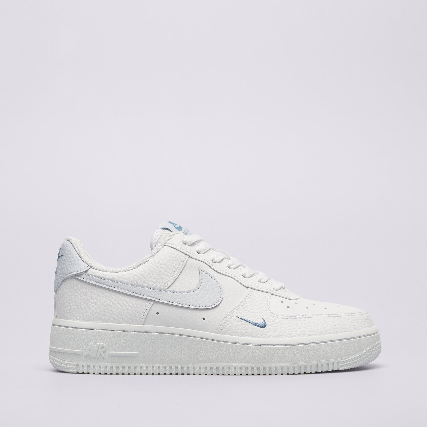 dámské tenisky NIKE WMNS AIR FORCE 1 '07 HV2511-100 BÍLÁ