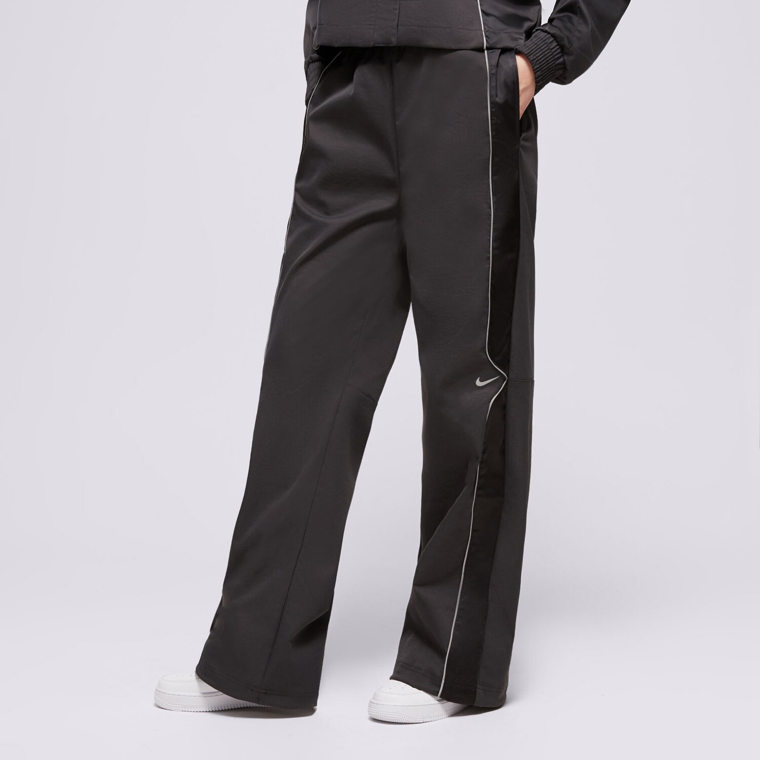 dámské kalhoty NIKE KALHOTY  W NSW WVN PNT SW HQ3751-010 ČERNÁ