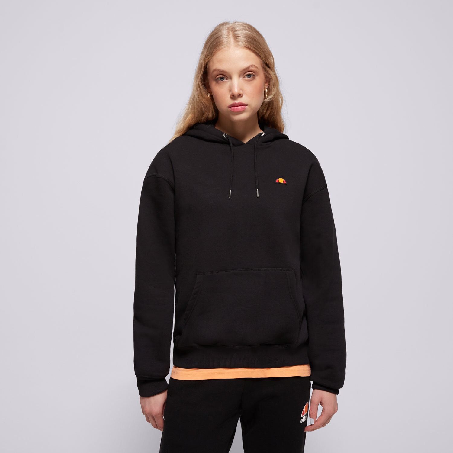 dámská mikina ELLESSE MIKINA S KAPUCÍ GIULOS OH HOODY BLK SMG22039011 ČERNÁ