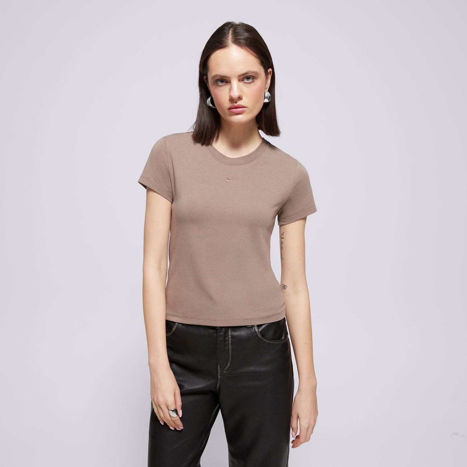dámské tričko NIKE TRIČKO W NSW NK CHLL KNT MD CRP FV5508-233 HNĚDÁ