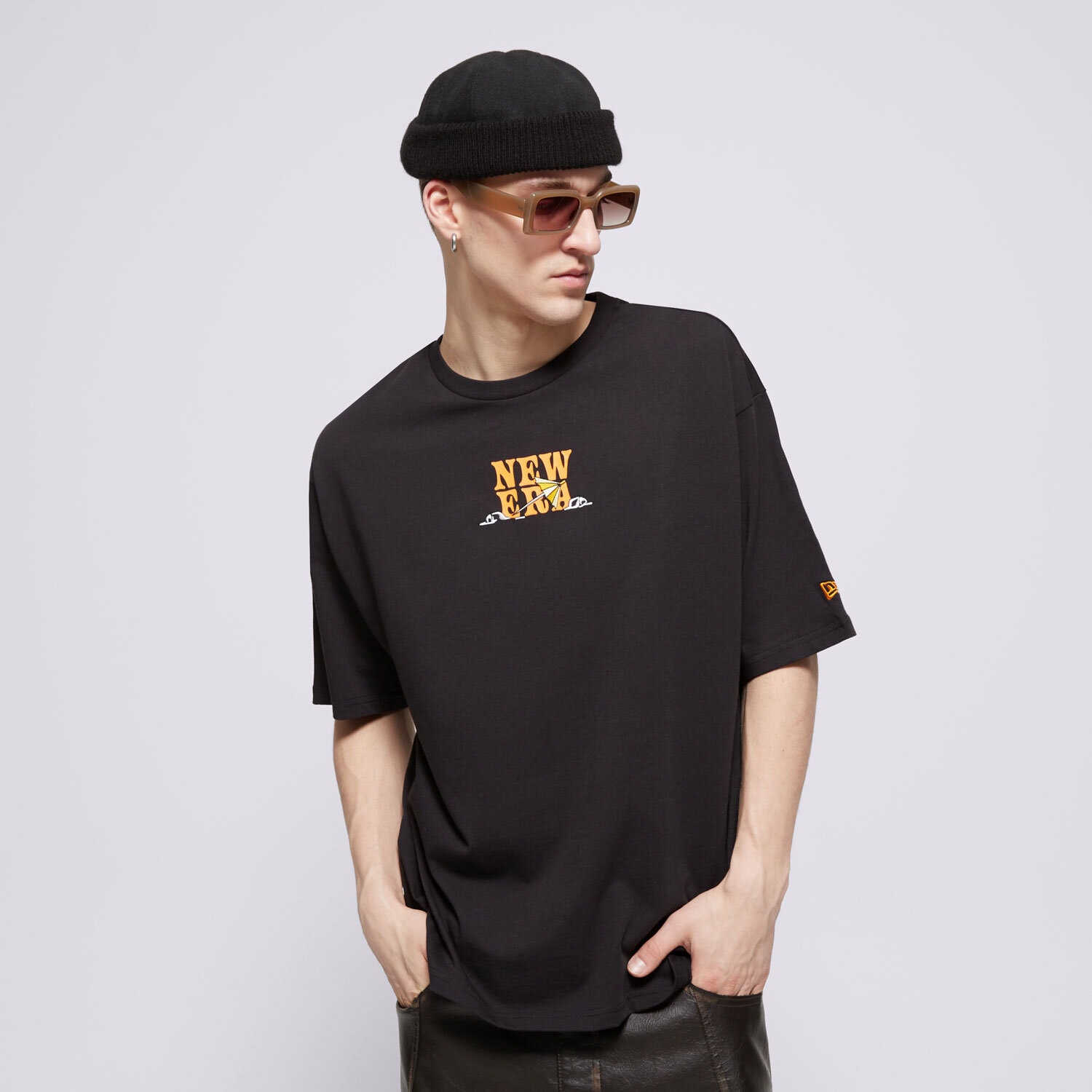 pánské tričko NEW ERA TRIČKO NE DRINK GRAPHIC OS NONE 60596305 ČERNÁ