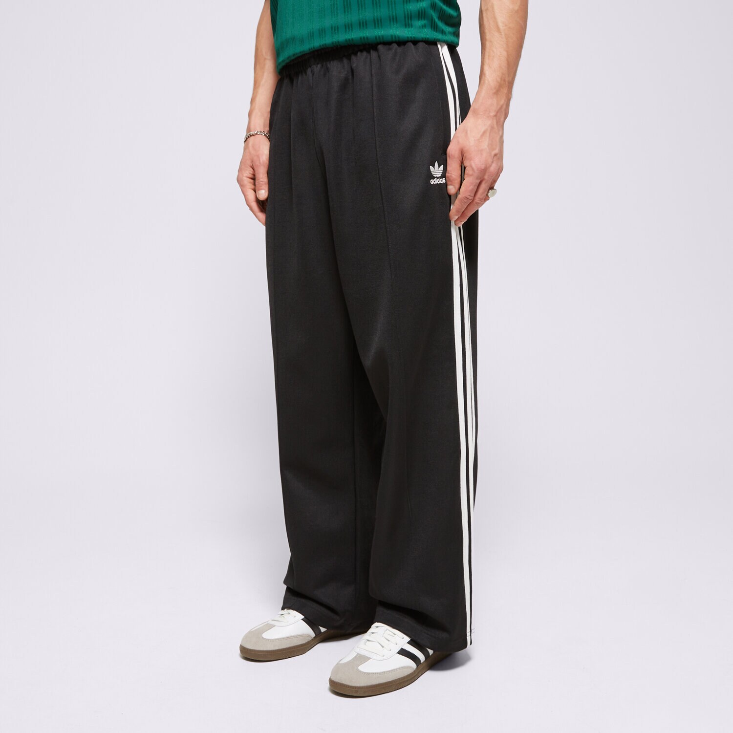 pánské kalhoty ADIDAS KALHOTY  BAGGY TP IZ4801 ČERNÁ