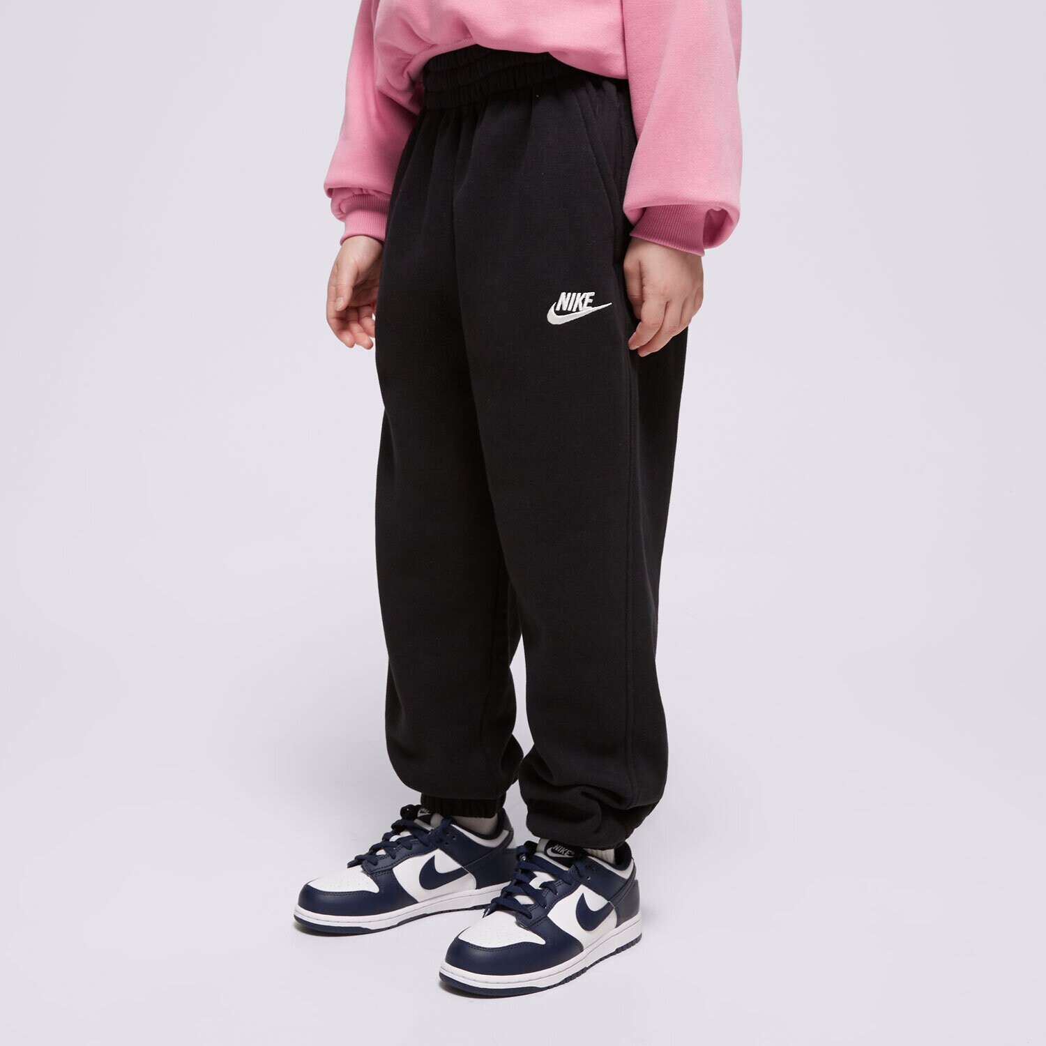 dětské kalhoty NIKE KALHOTY  G NSW CLUB FLC LOOSE PANT LBR GIRL FD2933-010 ČERNÁ