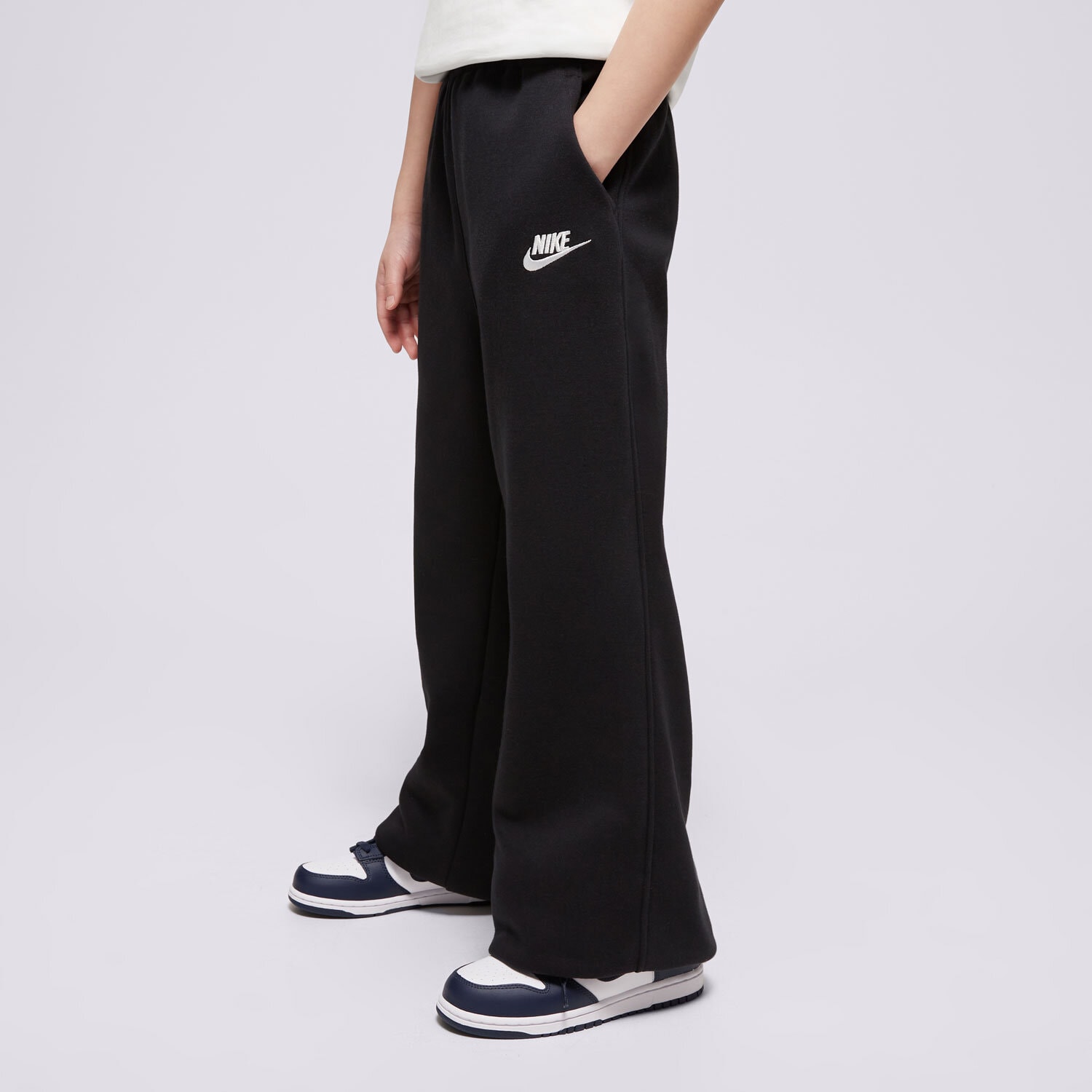dětské kalhoty NIKE KALHOTY  G NSW CLUB FLC WL PNT LBR G FZ6774-010 ČERNÁ