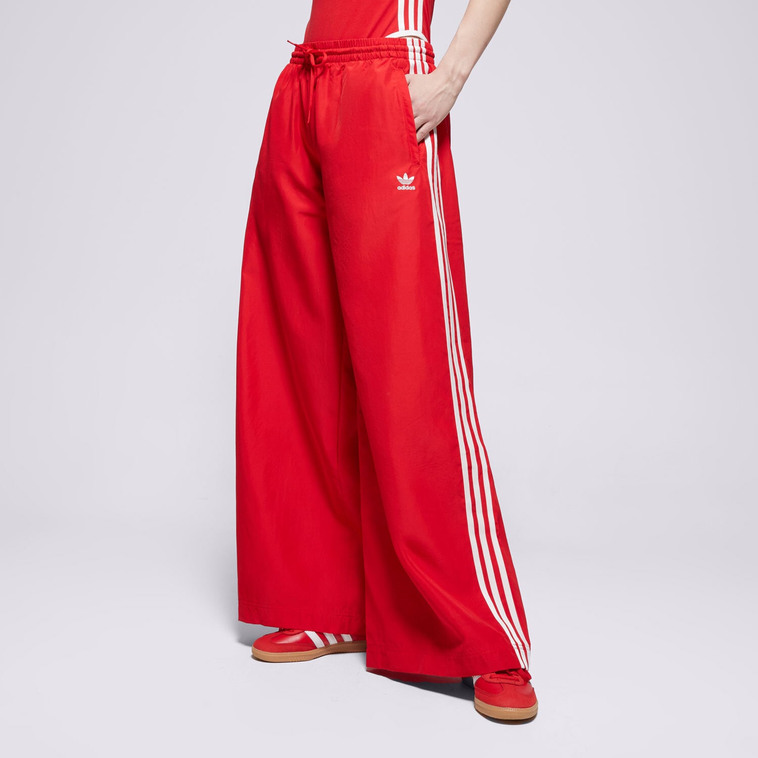 dámské kalhoty ADIDAS KALHOTY  OVERSIZED TP JD3388 ČERVENÁ