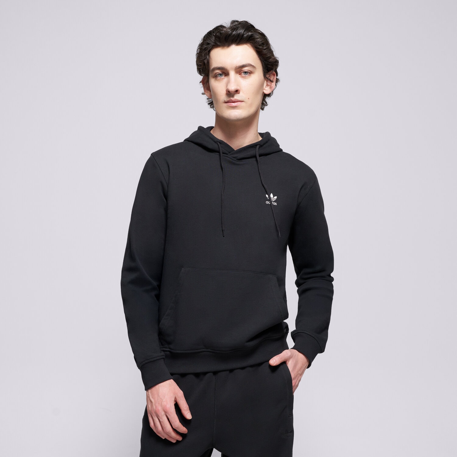 pánská mikina ADIDAS MIKINA S KAPUCÍ ESS HOODIE FT JD2404 ČERNÁ
