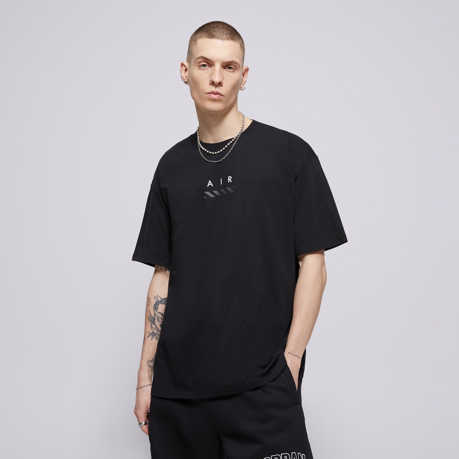 pánské tričko NIKE TRIČKO M NSW TEE M90 NK AIR SP25 2 HJ0580-010 ČERNÁ