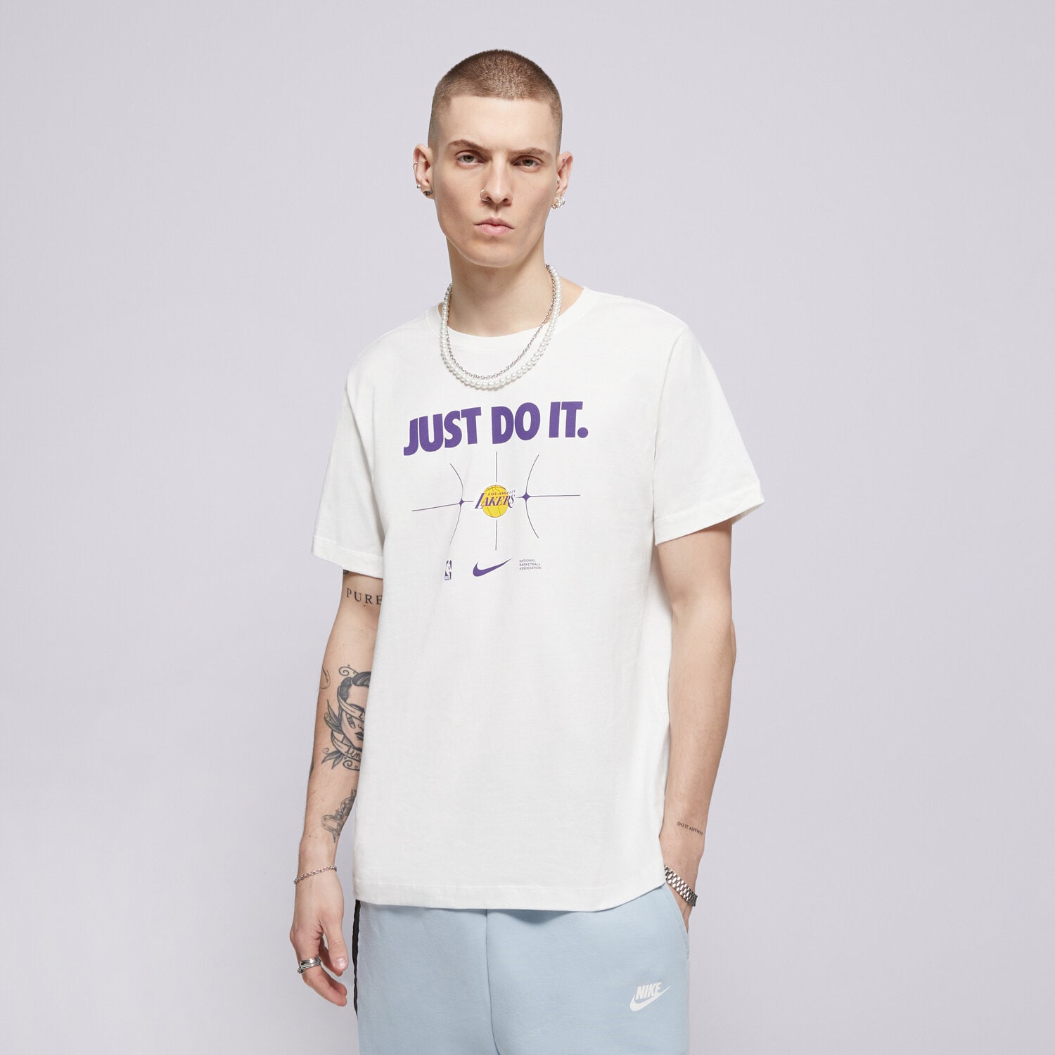 pánské tričko NIKE TRIČKO LAL M NK ES NBA JDI SS TEE FQ6282-100 BÍLÁ