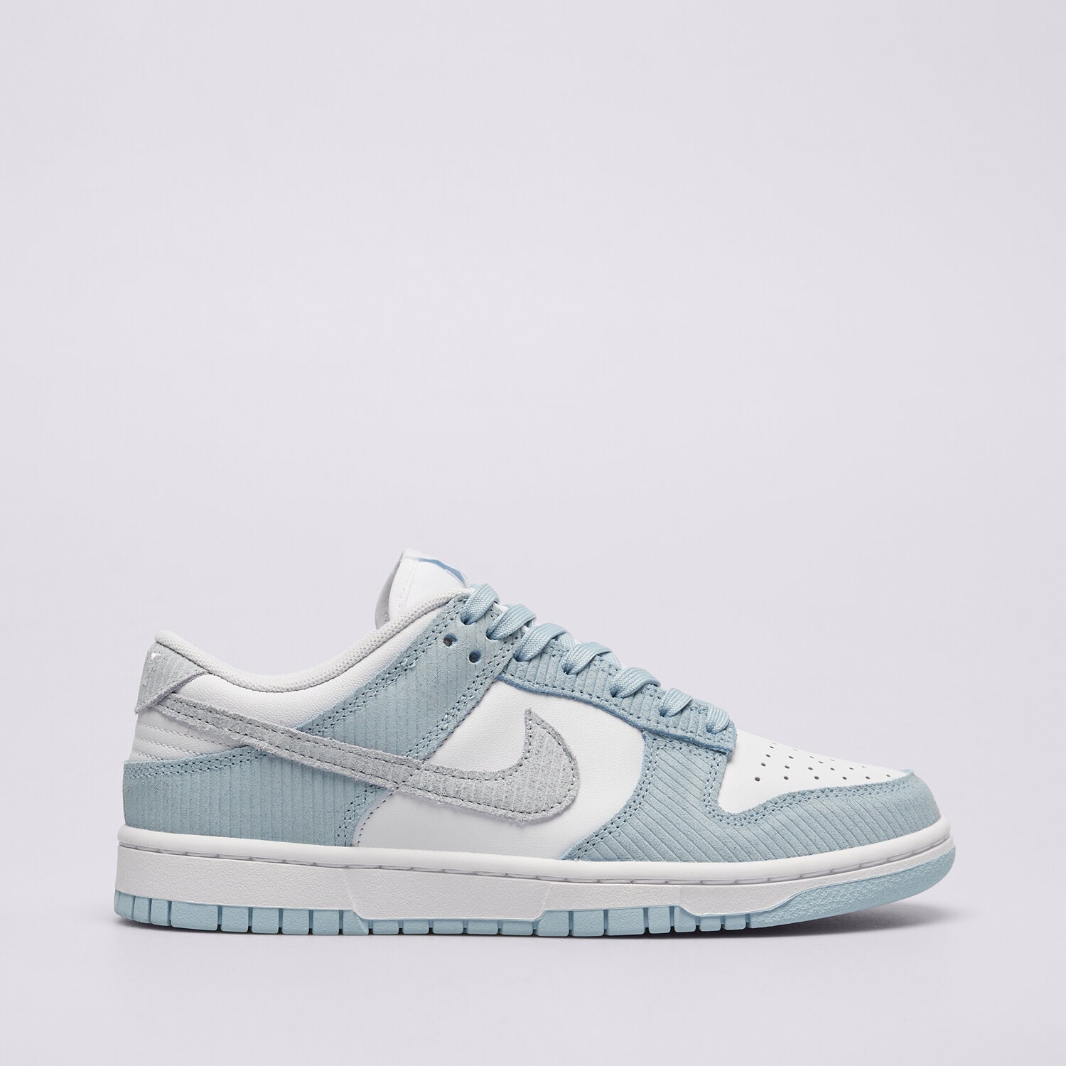 dámské tenisky NIKE DUNK LOW FN7167-400 BÍLÁ