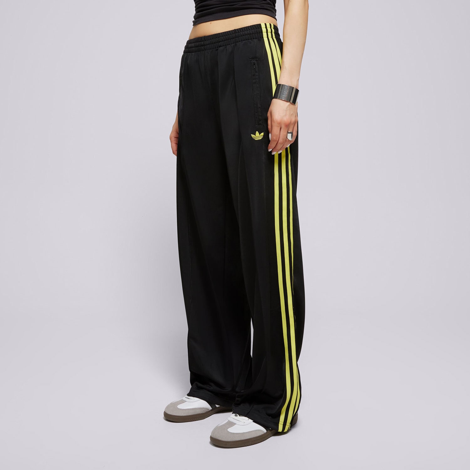dámské kalhoty ADIDAS KALHOTY  FBIRD LOOSE JP2310 ČERNÁ