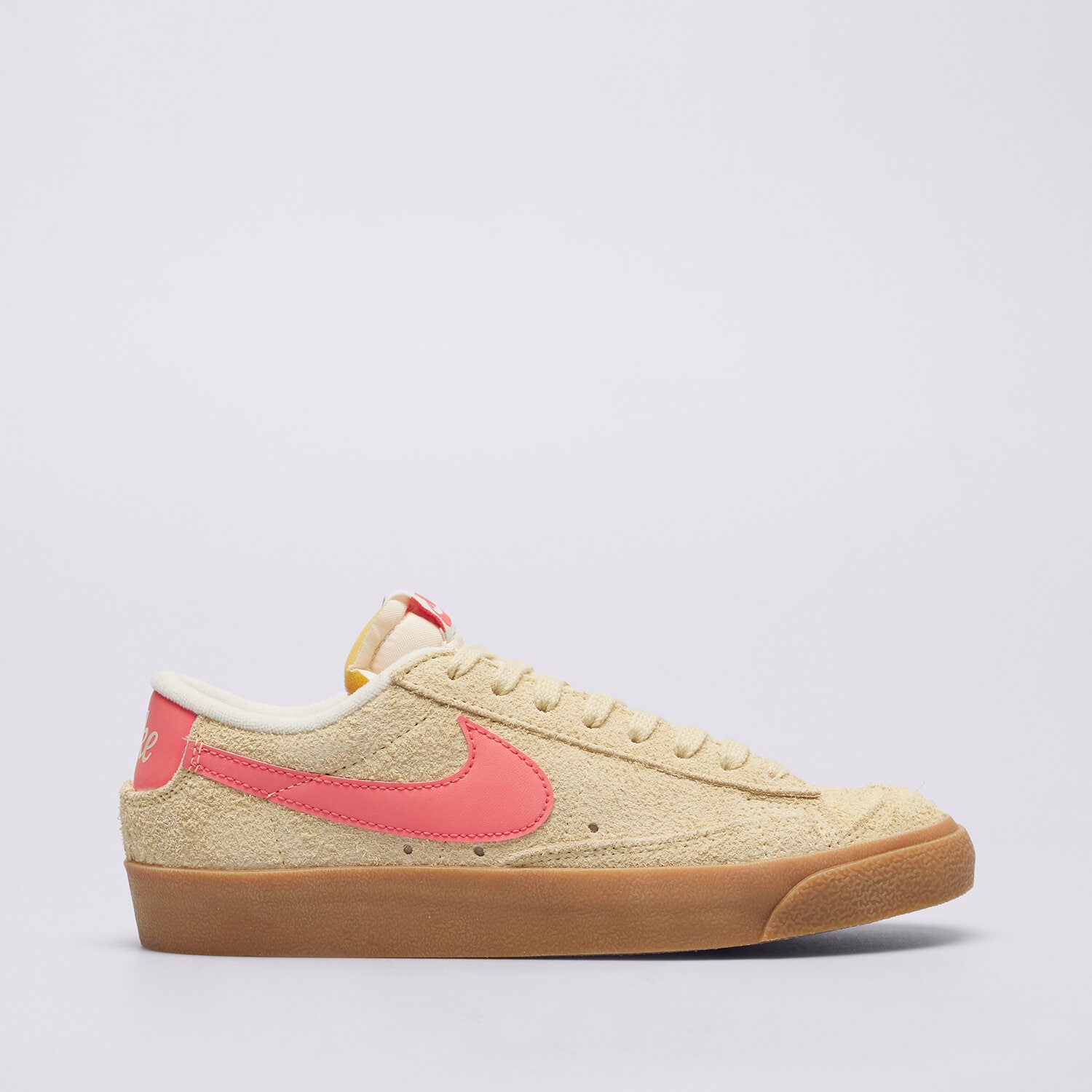 dámské tenisky NIKE BLAZER LOW '77 VINTAGE FQ8060-700 ŽLUTÁ