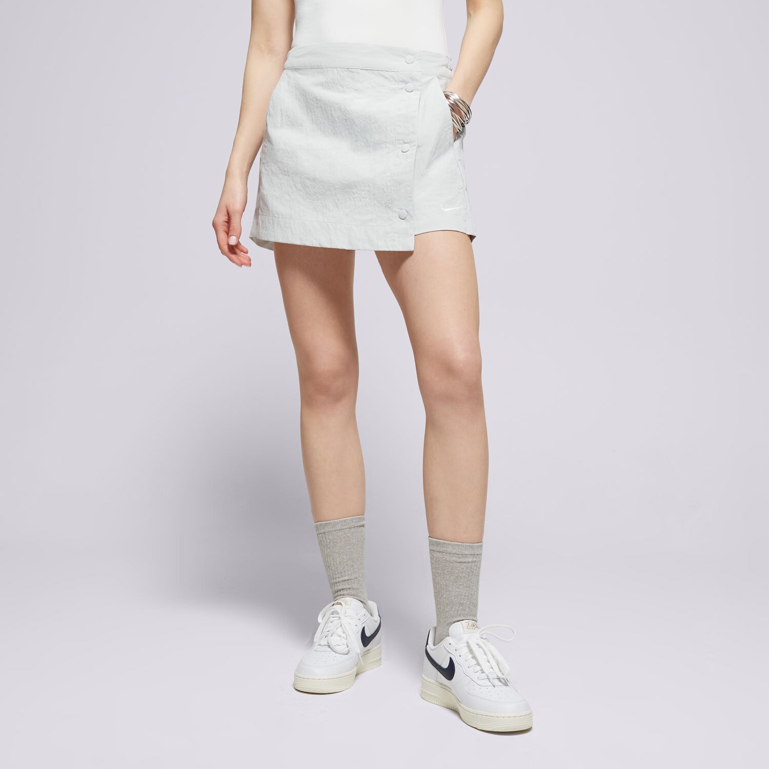 dámské kraťasy NIKE ŠORTKY  W NSW ESSNTL WVN MR 3" SKORT HM6979-034 ŠEDÁ