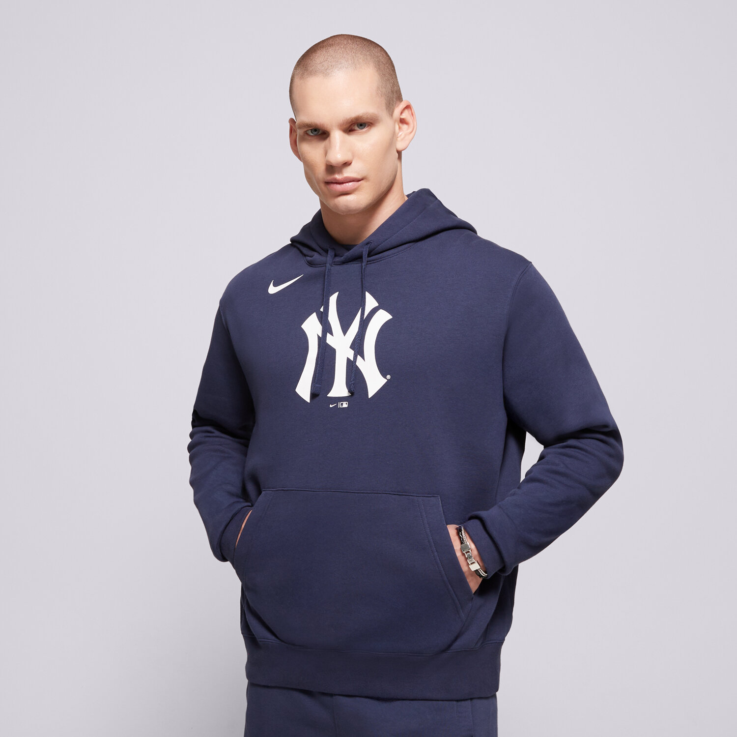 pánská mikina NIKE MIKINA S KAPUCÍ MLB LOGO CLUB FLEECE HOOD NEW YORK YANK NKDK-44B-NK-CKX TMAVOMODRÁ