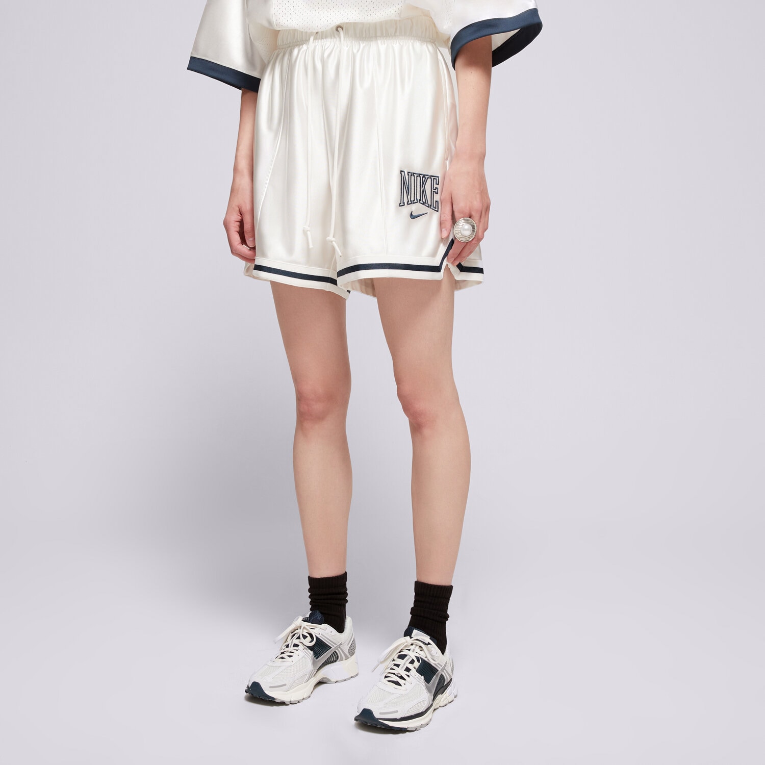 dámské kraťasy NIKE ŠORTKY  W NSW STREET 6" SATIN GX SHRT HJ0163-133 Krémová