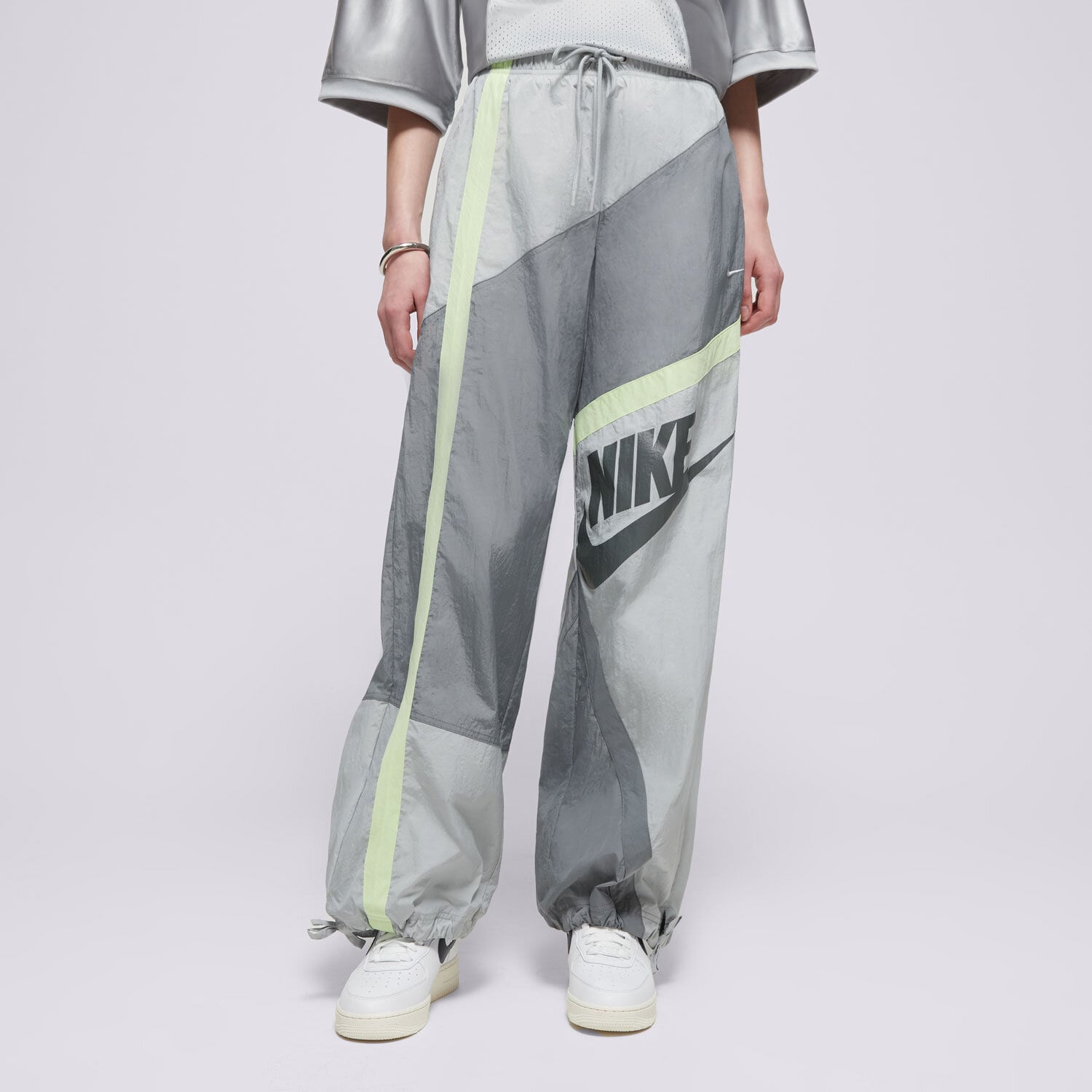 dámské kalhoty NIKE KALHOTY  W NSW STREET WVN OH PANT HJ4178-084 ŠEDÁ