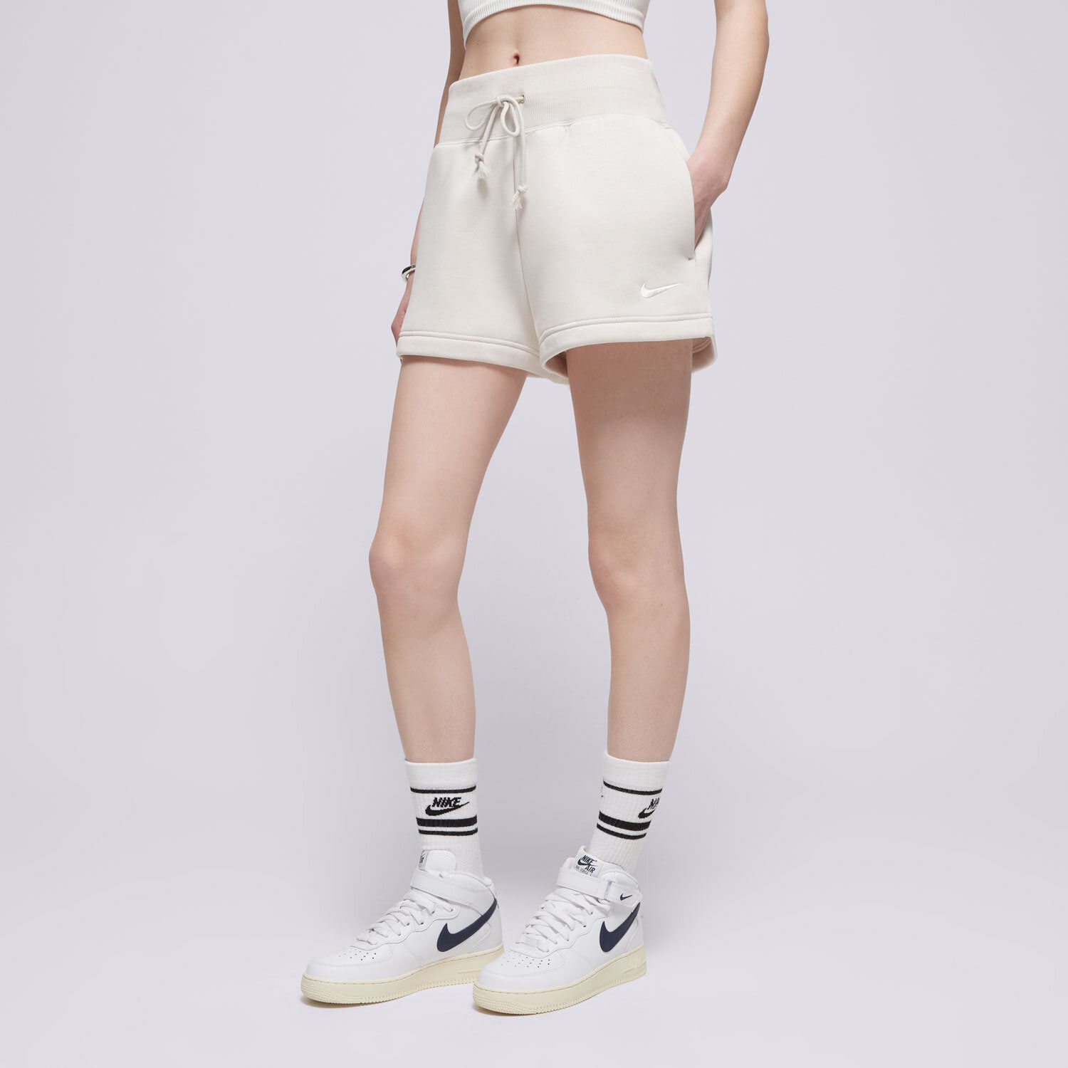 dámské kraťasy NIKE ŠORTKY  W NSW PHNX FLC HR SHORT FD1409-104 Krémová