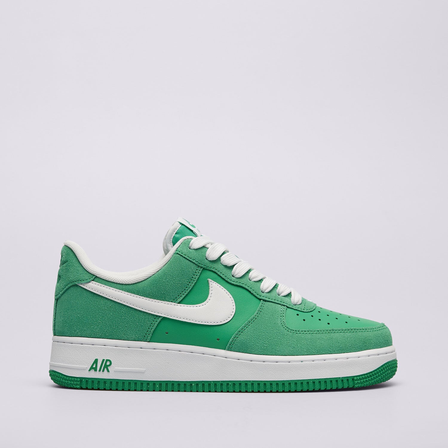 pánské tenisky NIKE AIR FORCE 1 '07 LV8 IB6388-300 ZELENÁ
