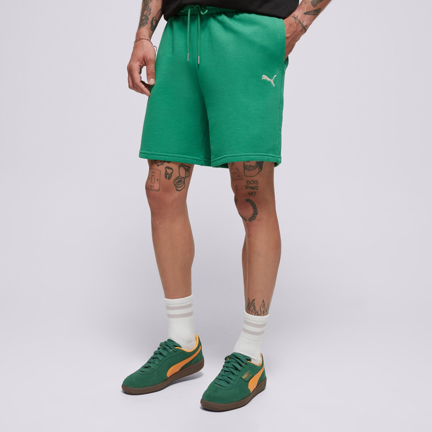 pánské kraťasy PUMA ŠORTKY  WARDROBE ESS RELAXED SHORTS 7" TR 629654 86 ZELENÁ