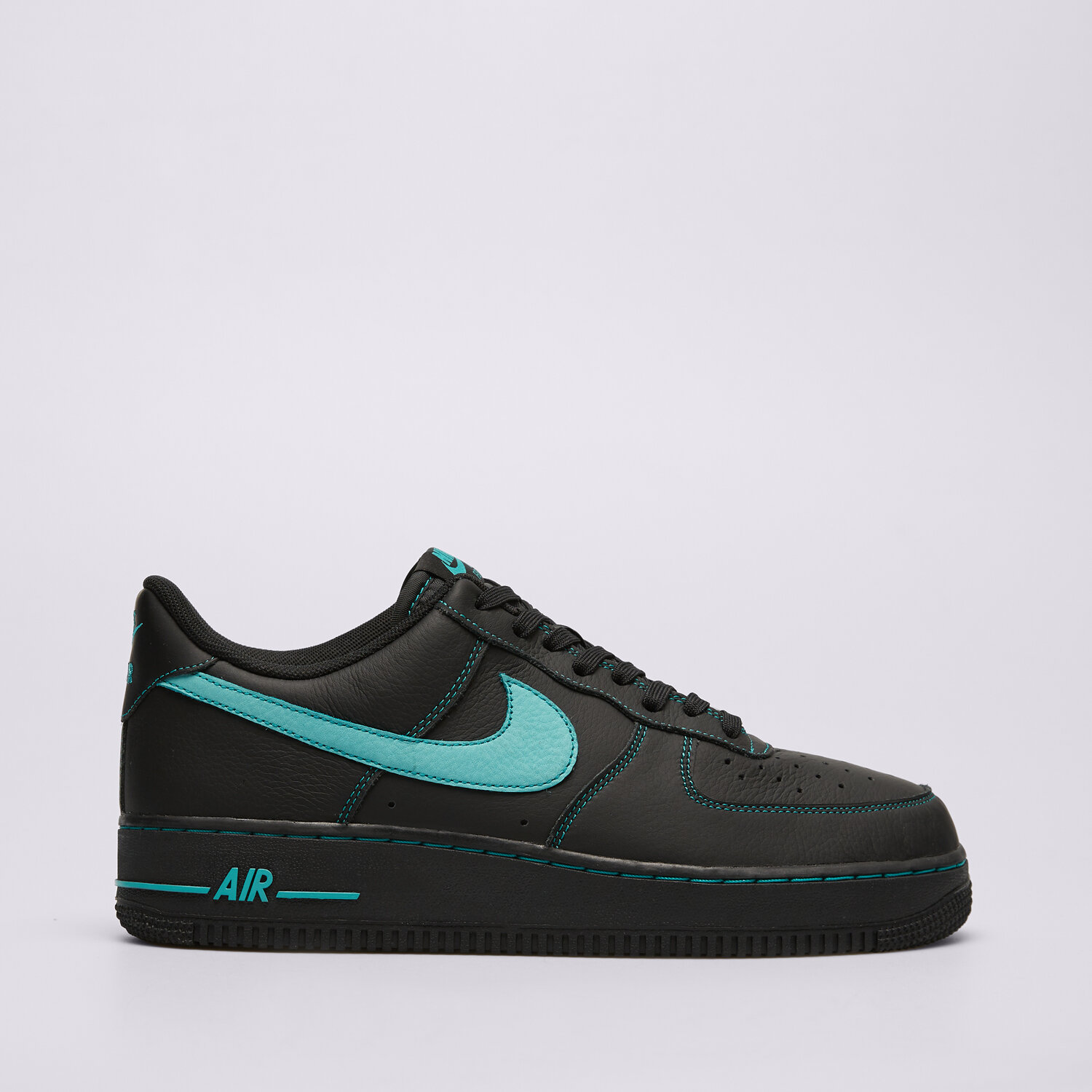 pánské tenisky NIKE AIR FORCE 1 '07 LV8 HQ2037-002 ČERNÁ