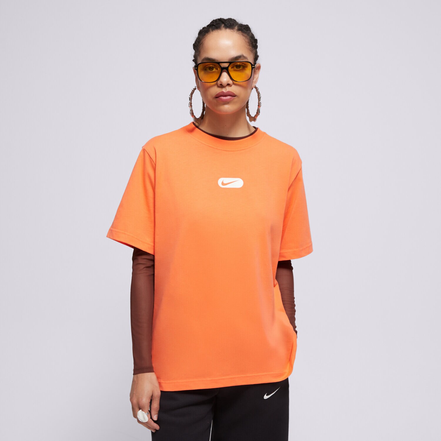 dámské tričko NIKE TRIČKO W NSW CLUB SWOOSH SS TEE OC HQ1698-842 ORANŽOVÁ