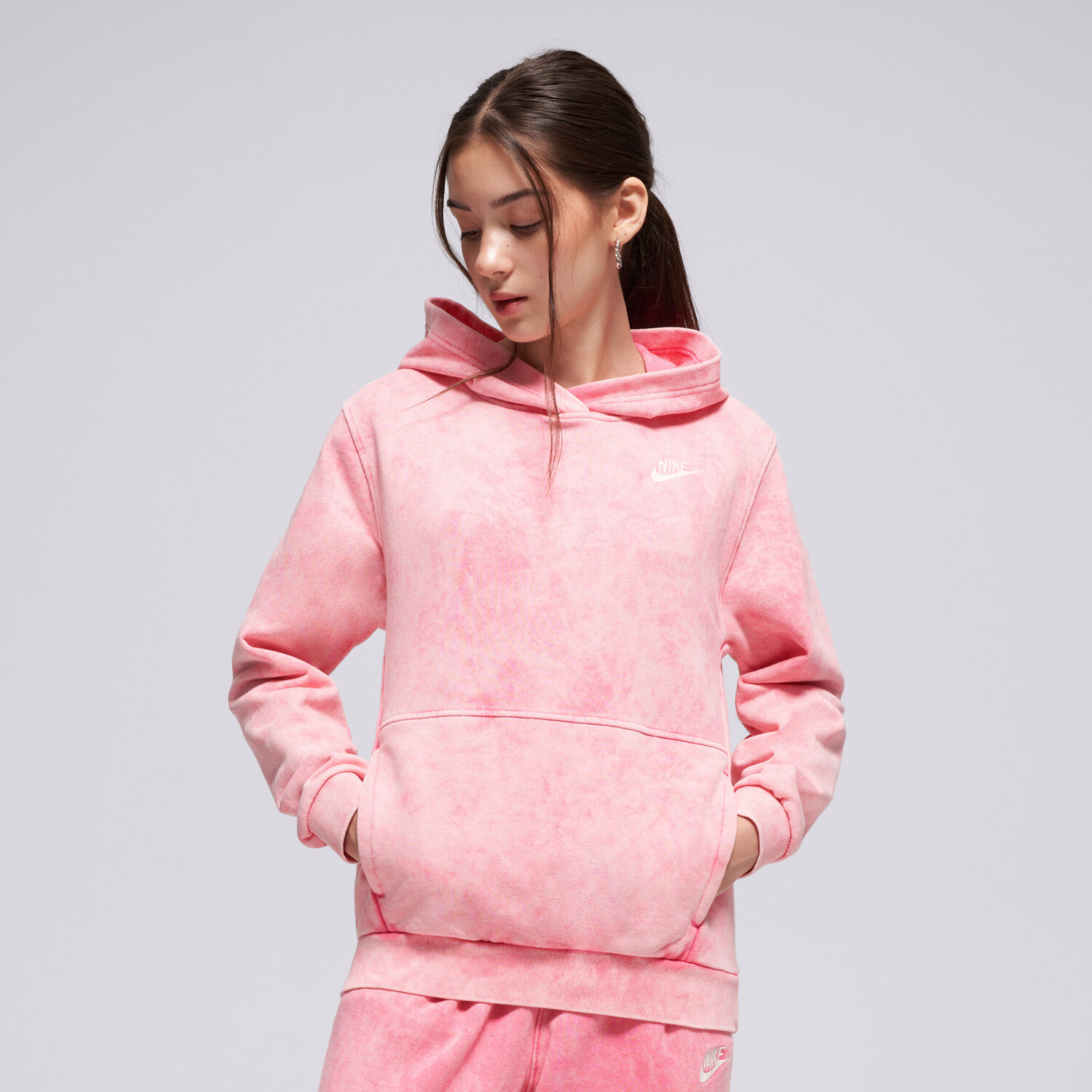 dětská mikina NIKE MIKINA S KAPUCÍ K NSW WASH PO HOODIE FT GIRL IH2375-684 RŮŽOVÁ