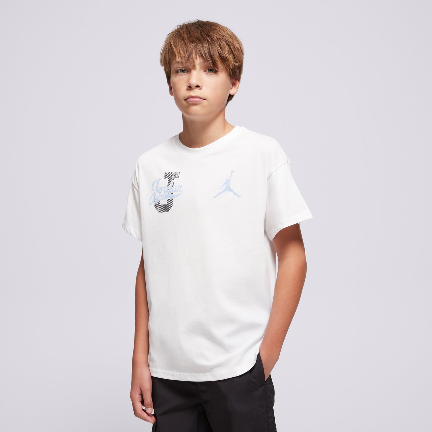 dětské tričko JORDAN TRIČKO JDG DISTRESSED COLLIGIATE G 45F223-001 BÍLÁ